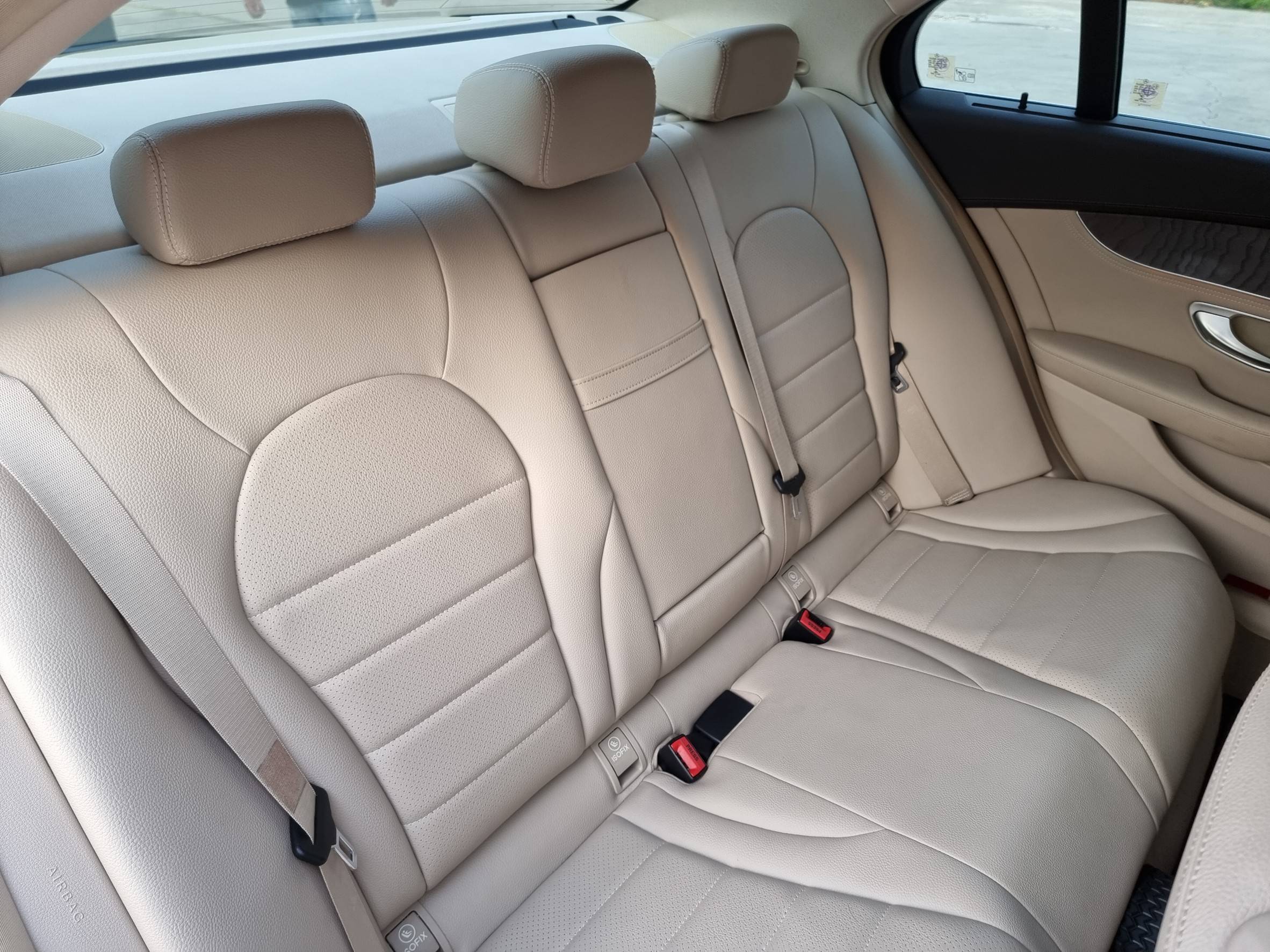 2016 Mercedes-Benz C-Class W205 C300 สีดำ (รูปที่ 17)
