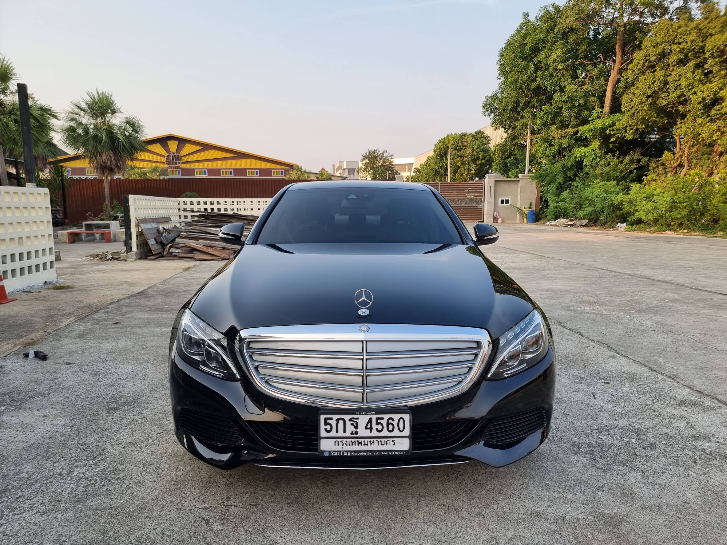 2016 Mercedes-Benz C-Class W205 C300 สีดำ (รูปที่ 2)