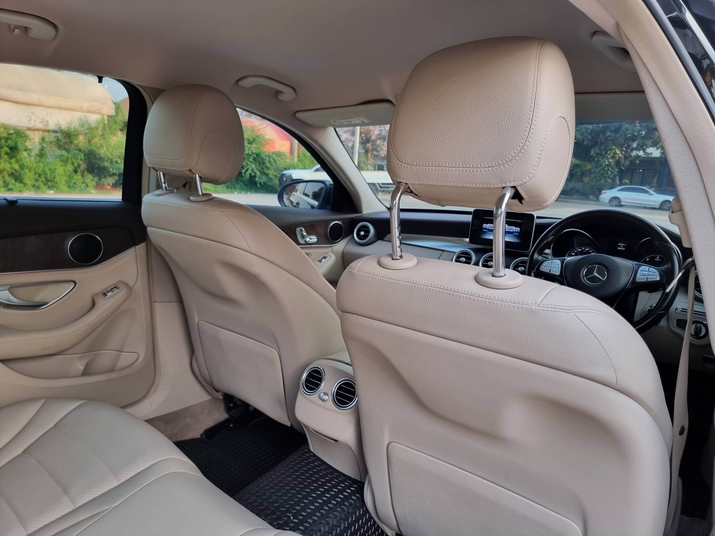 2016 Mercedes-Benz C-Class W205 C300 สีดำ (รูปที่ 14)