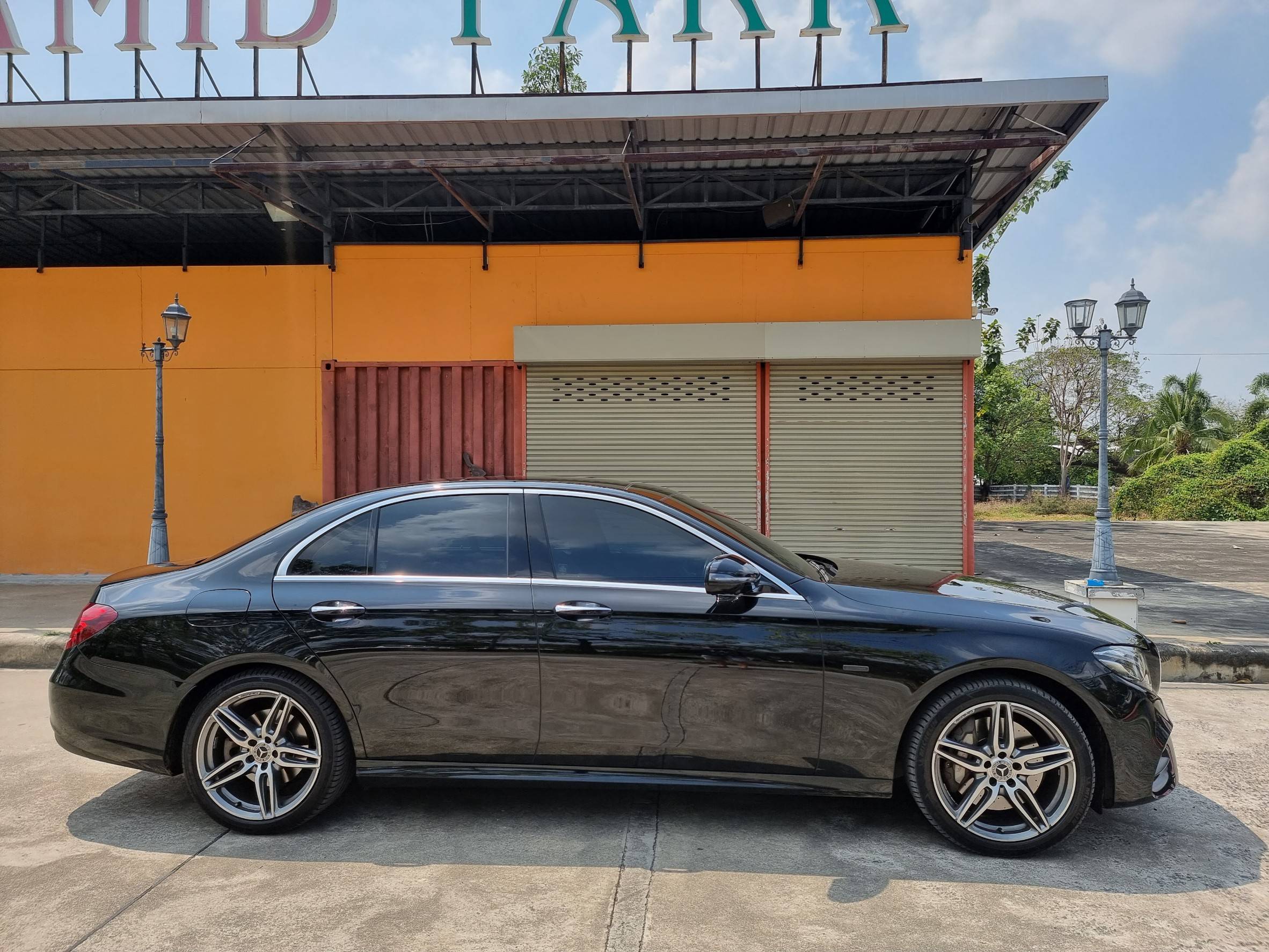 2018 Mercedes-Benz E-Class W213 E350 สีดำ