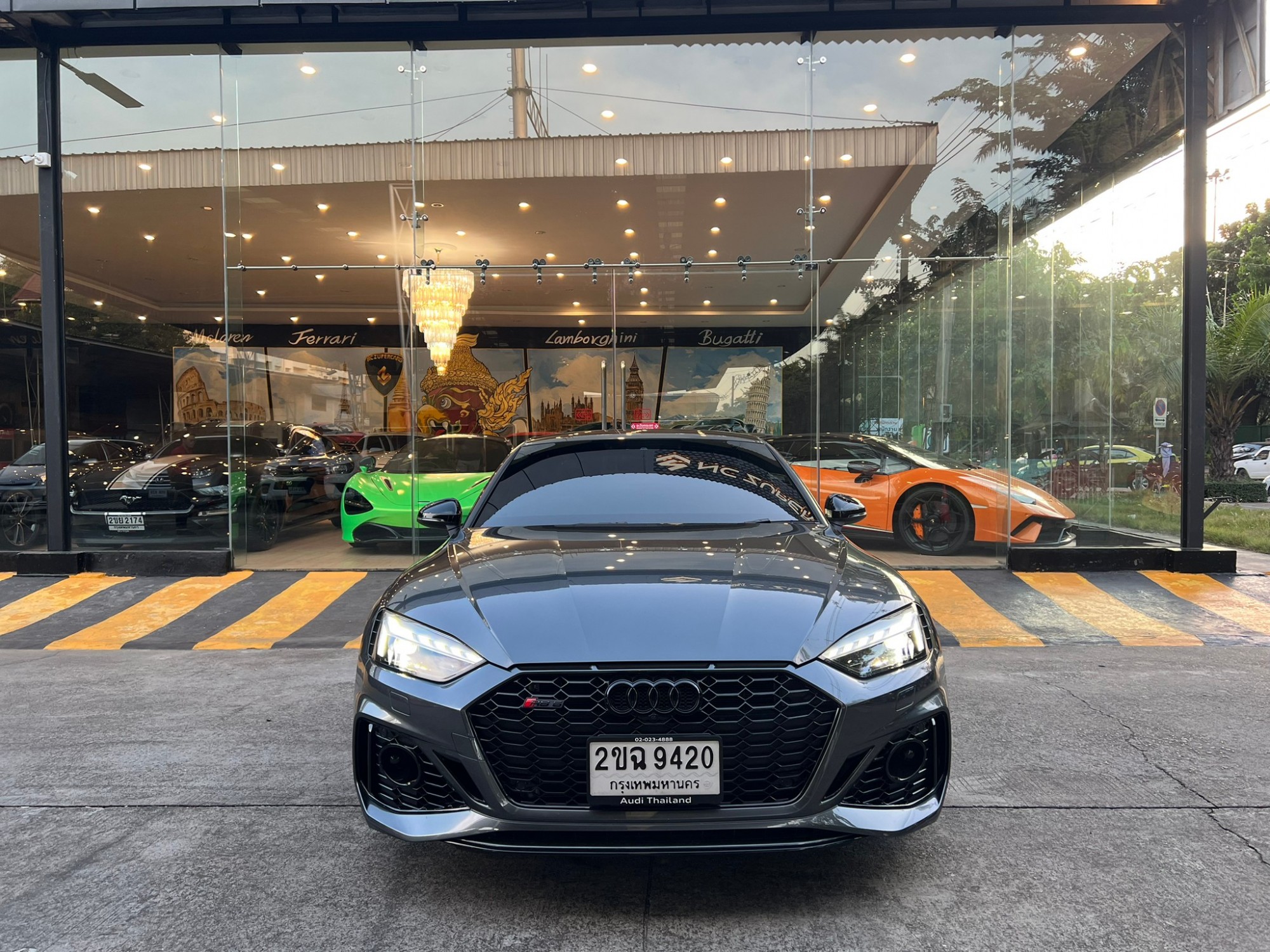2022 Audi RS5 Coupe สีเทา (รูปที่ 2)