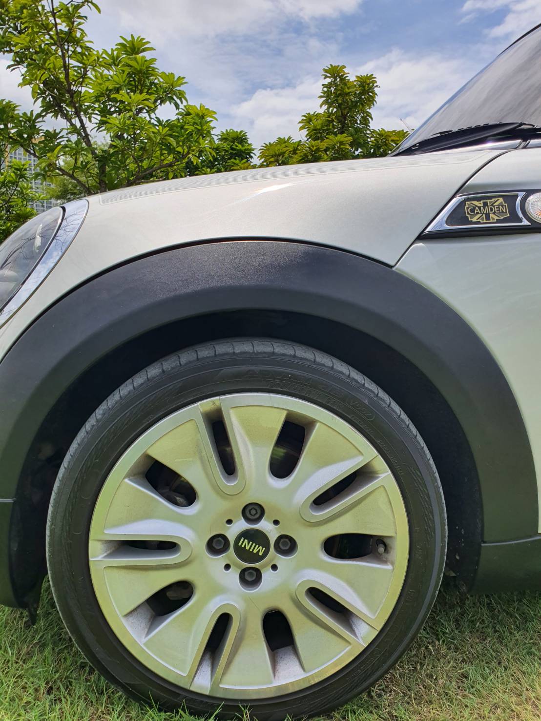 Mini Cooper S สีขาว ปี2010 หลังคาแก้ว รุ่นพิเศษ50ปี CAMDEN (รูปที่ 11)