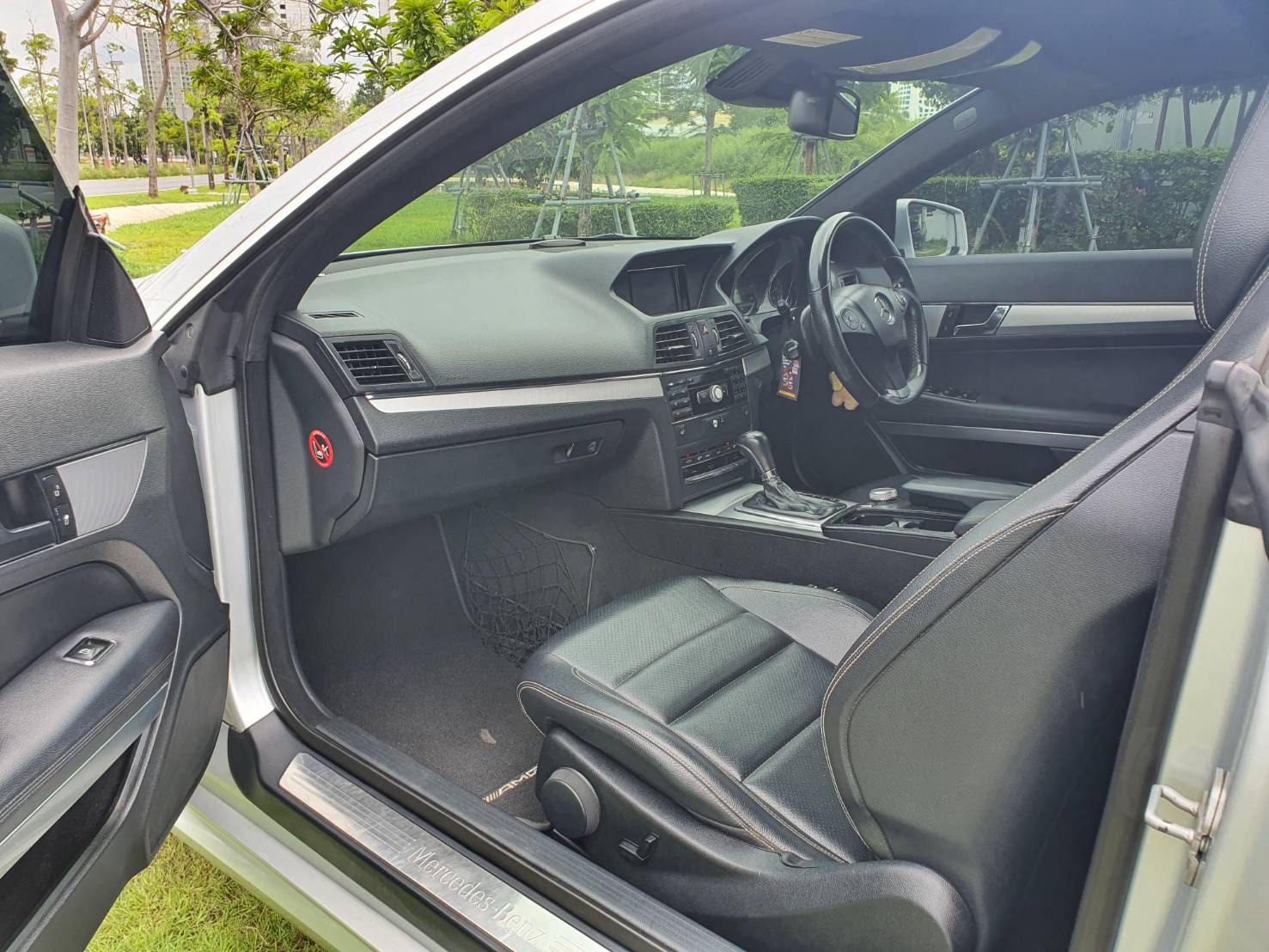Benz E250 Coupe AMG (W207) ปี 2011 สีบรอนซ์เงิน (รูปที่ 7)