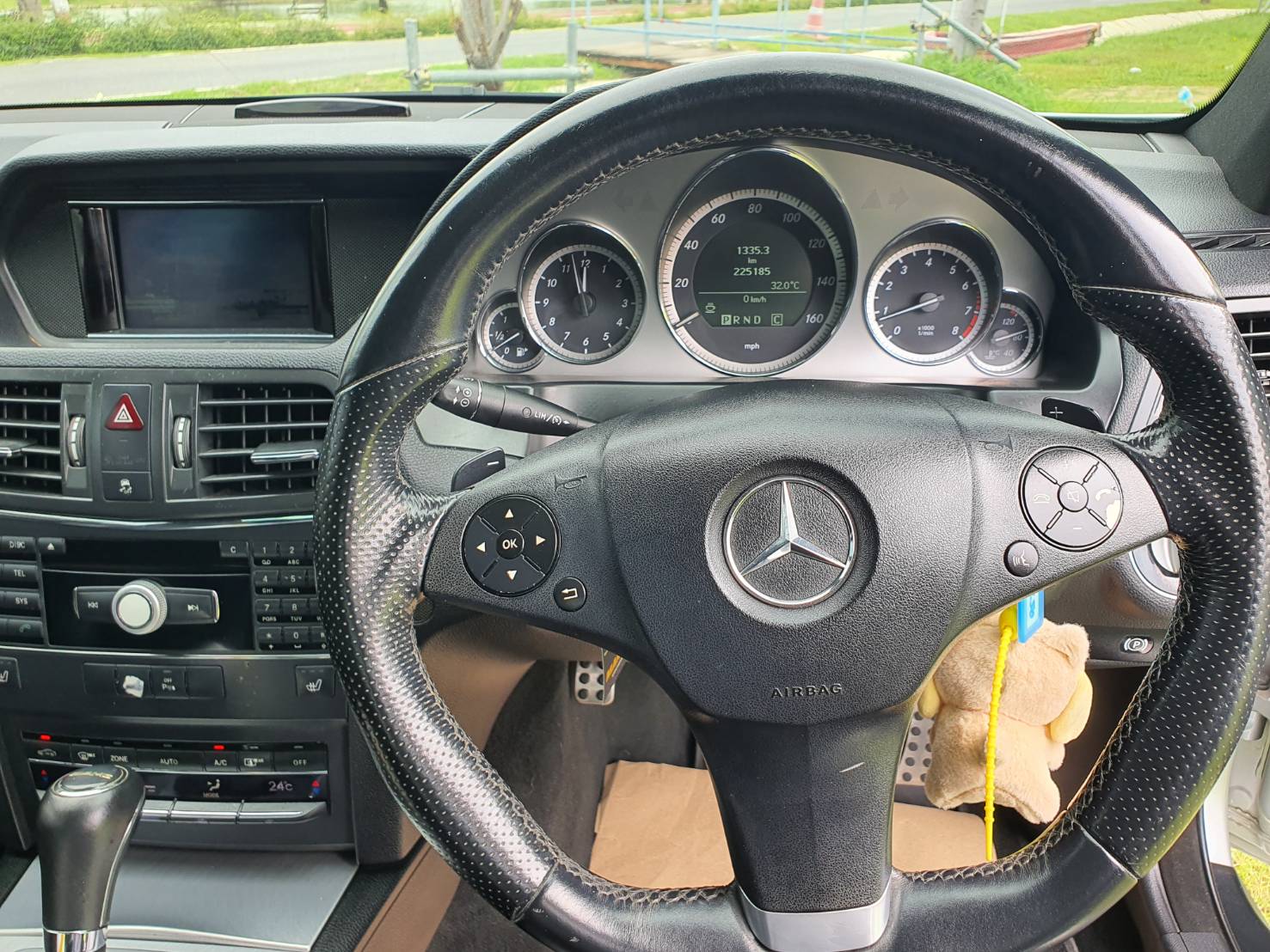 Benz E250 Coupe AMG (W207) ปี 2011 สีบรอนซ์เงิน (รูปที่ 8)