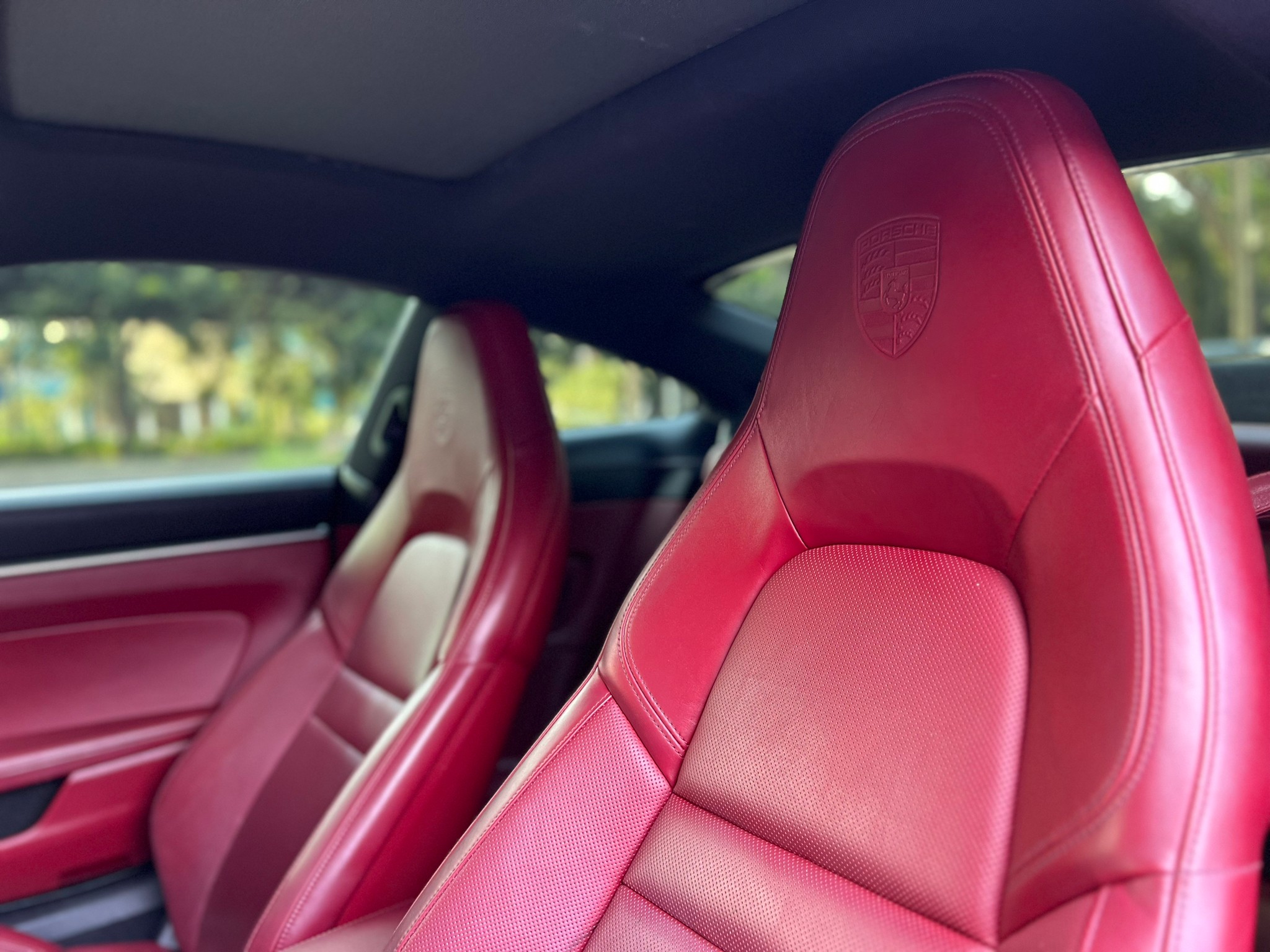 2020 Porsche 911 992 สีดำ (รูปที่ 6)