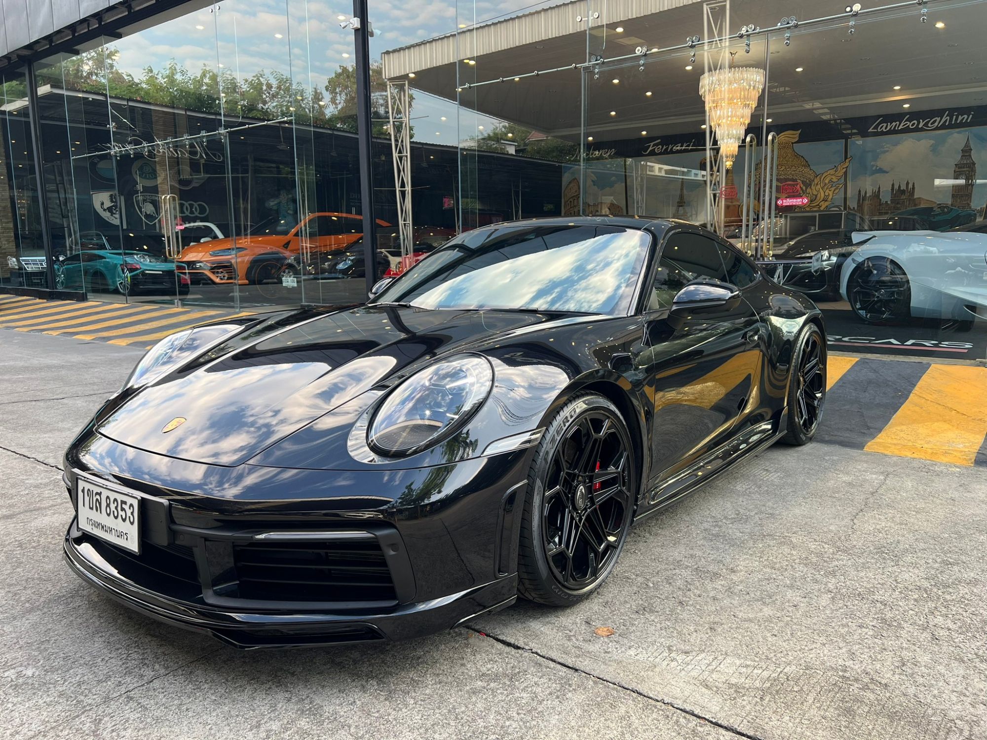 2020 Porsche 911 992 สีดำ (รูปที่ 11)
