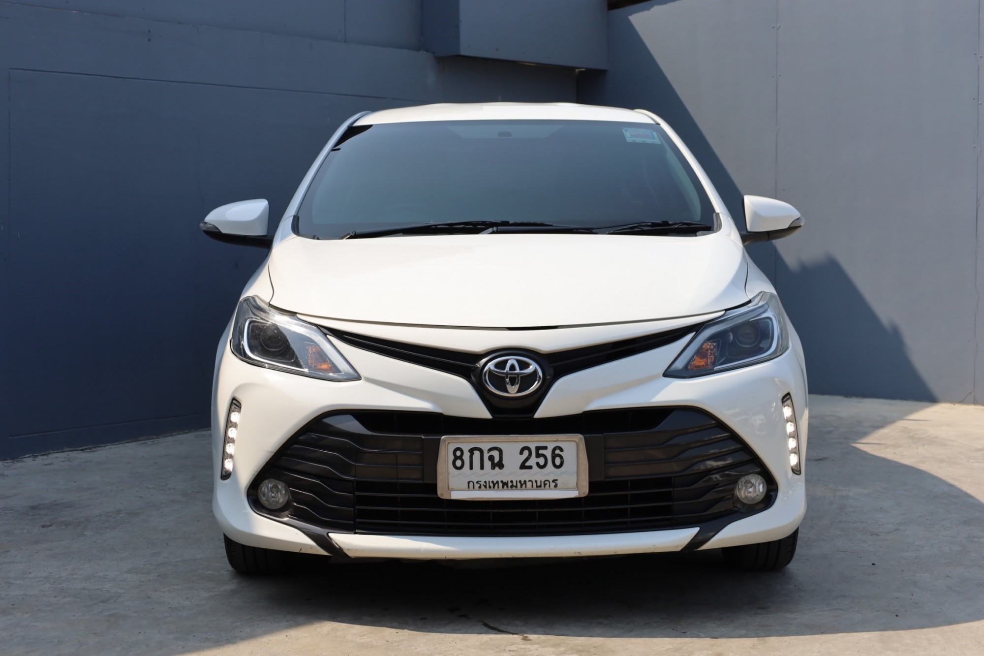 2019 TOYOTA VIOS 1.5 MID auto ไมล์ 107,000 กม. ฟรีดาวน์ ผ่อน 7400/84 งวด