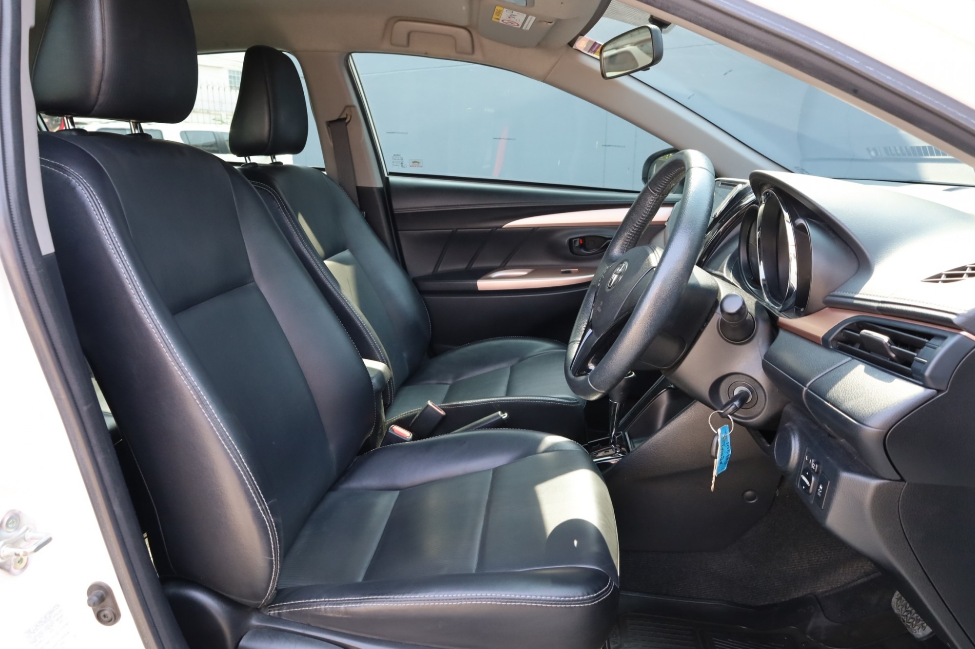 2019 TOYOTA VIOS 1.5 MID auto ไมล์ 107,000 กม. ฟรีดาวน์ ผ่อน 7400/84 งวด (รูปที่ 21)