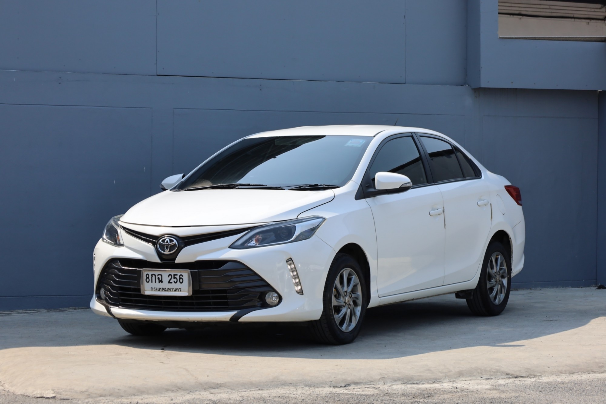 2019 TOYOTA VIOS 1.5 MID auto ไมล์ 107,000 กม. ฟรีดาวน์ ผ่อน 7400/84 งวด