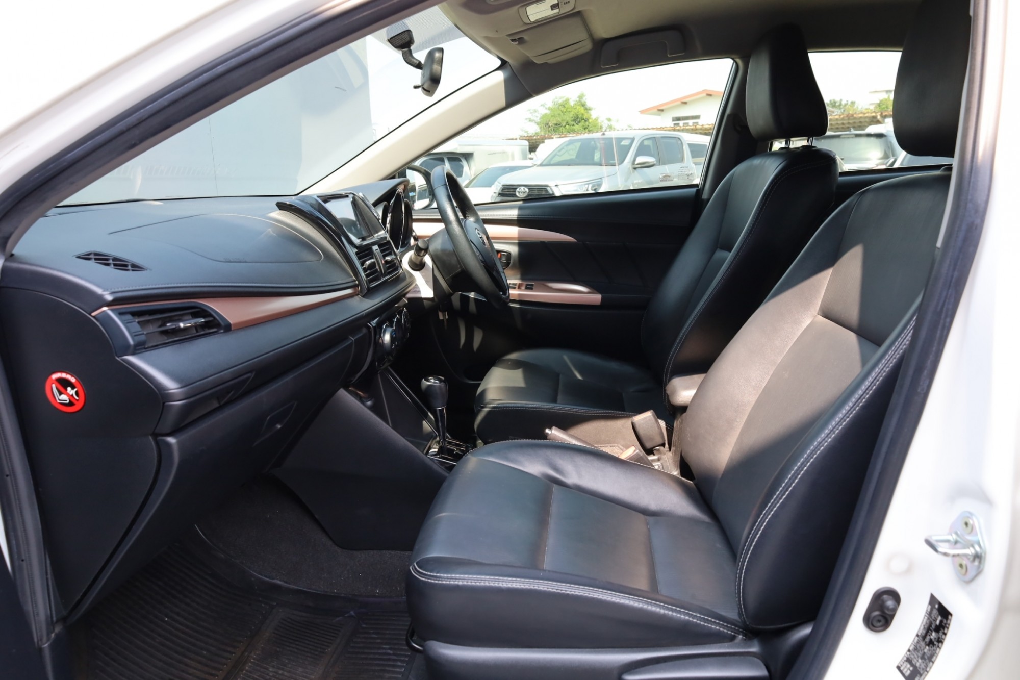 2019 TOYOTA VIOS 1.5 MID auto ไมล์ 107,000 กม. ฟรีดาวน์ ผ่อน 7400/84 งวด (รูปที่ 22)