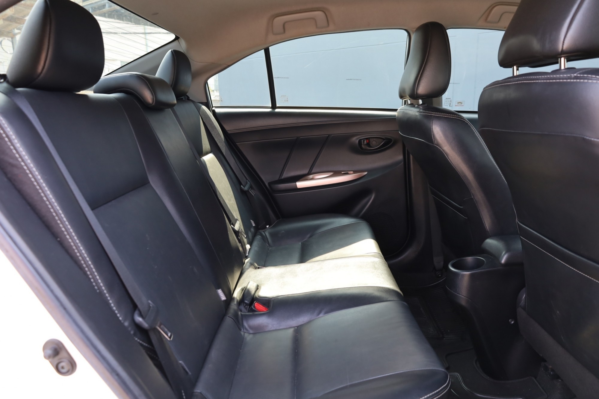 2019 TOYOTA VIOS 1.5 MID auto ไมล์ 107,000 กม. ฟรีดาวน์ ผ่อน 7400/84 งวด (รูปที่ 13)