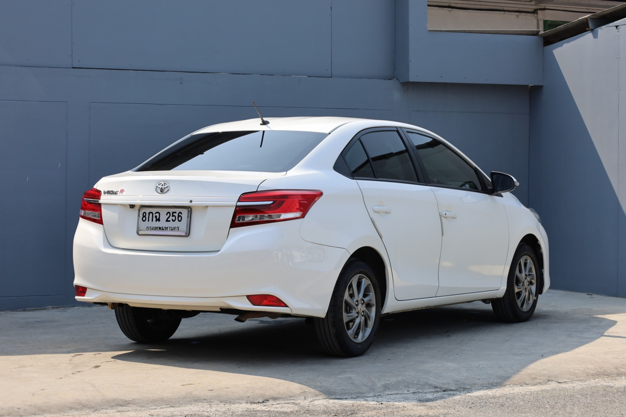 2019 TOYOTA VIOS 1.5 MID auto ไมล์ 107,000 กม. ฟรีดาวน์ ผ่อน 7400/84 งวด