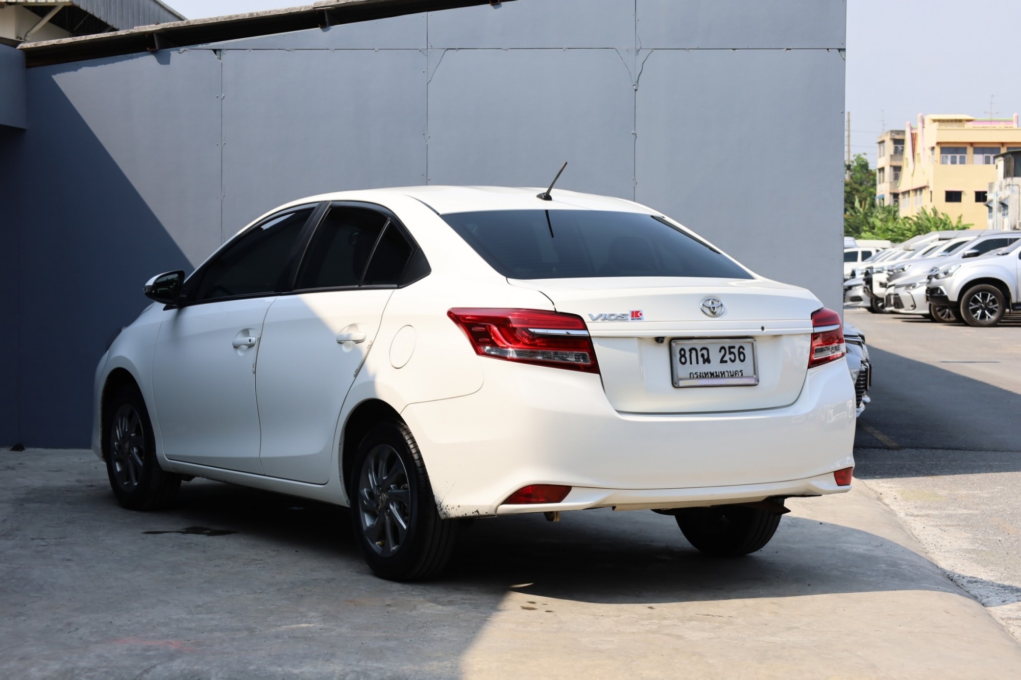 2019 TOYOTA VIOS 1.5 MID auto ไมล์ 107,000 กม. ฟรีดาวน์ ผ่อน 7400/84 งวด