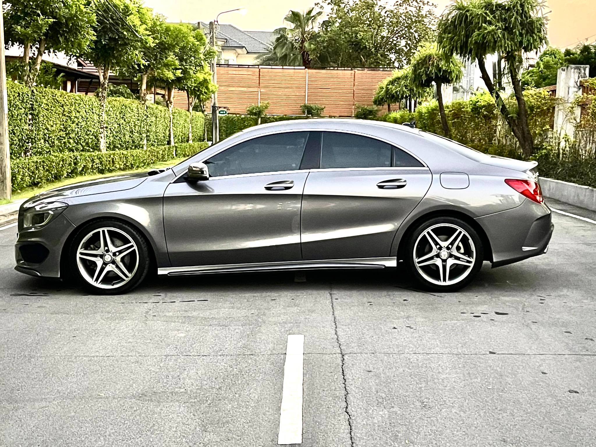 Mercedes Benz CLA250 AMG Dynamic มือเดียวใหม่ แบบ โคตรใหม่ ของจริงคะ (รูปที่ 10)