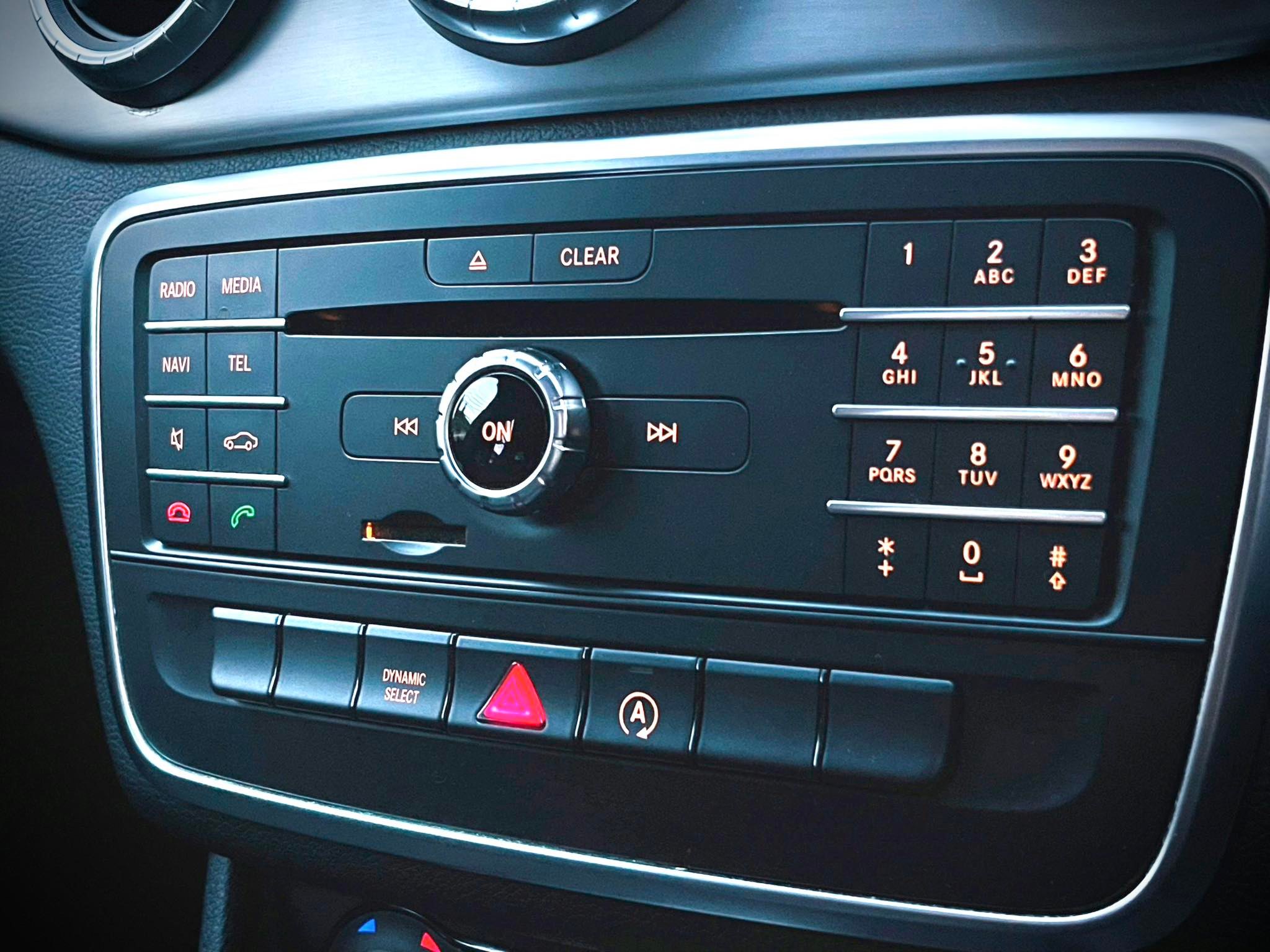 Mercedes Benz CLA250 AMG Dynamic มือเดียวใหม่ แบบ โคตรใหม่ ของจริงคะ (รูปที่ 18)