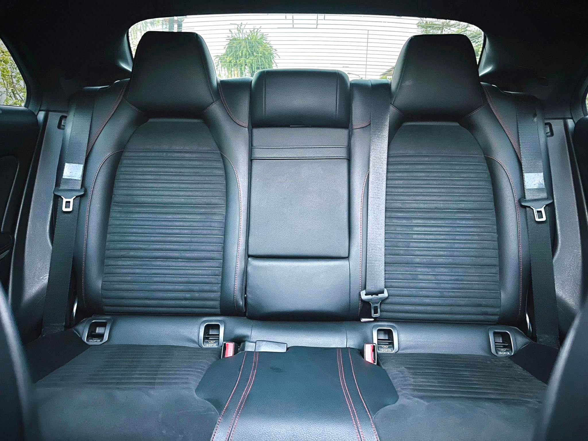 Mercedes Benz CLA250 AMG Dynamic มือเดียวใหม่ แบบ โคตรใหม่ ของจริงคะ (รูปที่ 28)