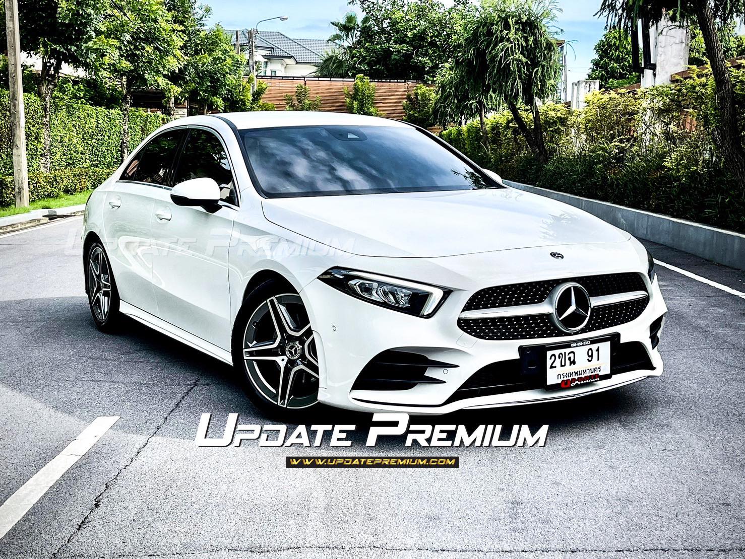 Mercedes Benz A200 AMG Dynamic คำเดียวเลยนะ โคตรสวยคะ (รูปที่ 2)