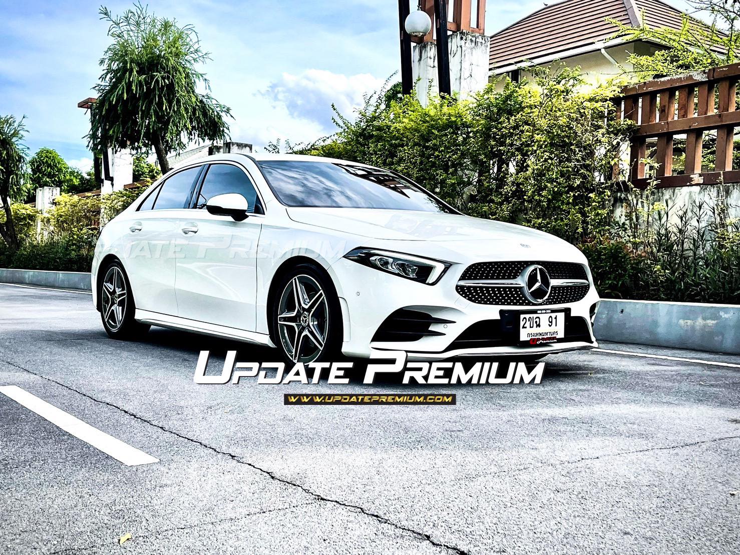 Mercedes Benz A200 AMG Dynamic คำเดียวเลยนะ โคตรสวยคะ (รูปที่ 4)