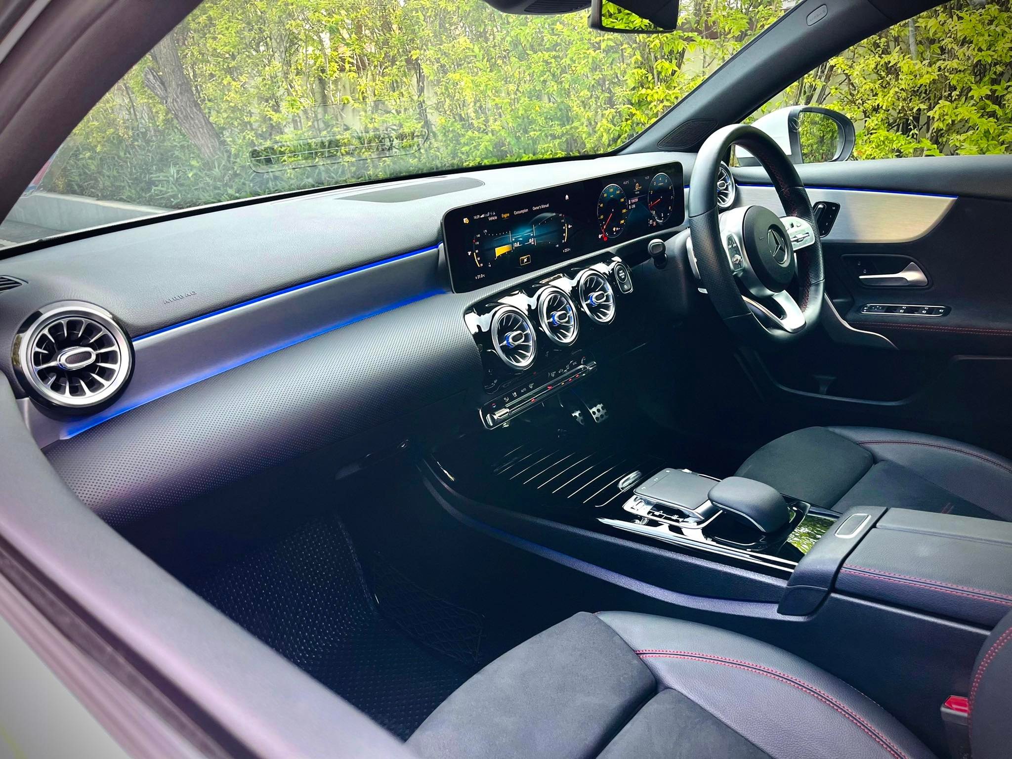 Mercedes Benz A200 AMG Dynamic คำเดียวเลยนะ โคตรสวยคะ (รูปที่ 31)