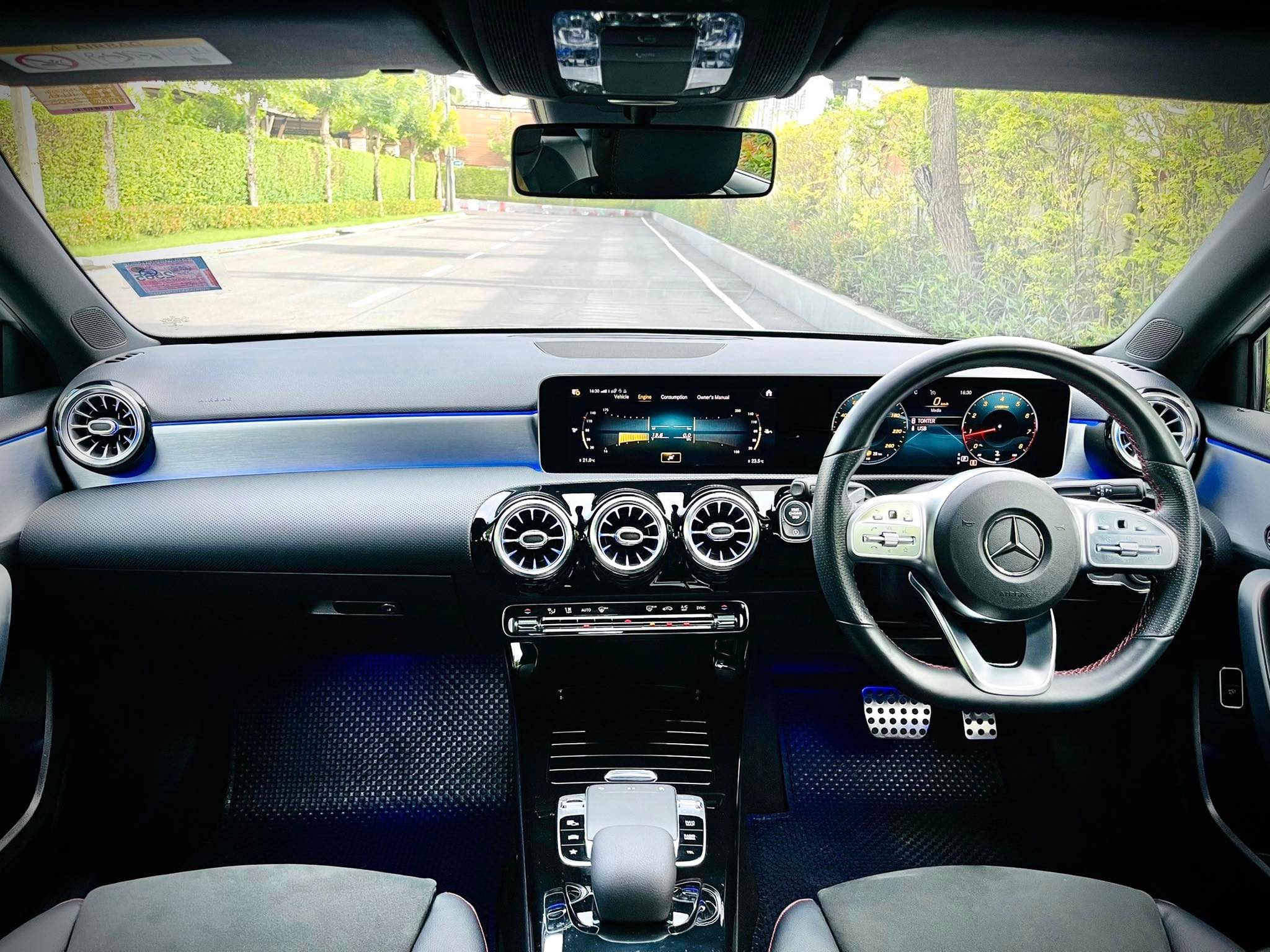 Mercedes Benz A200 AMG Dynamic คำเดียวเลยนะ โคตรสวยคะ (รูปที่ 19)