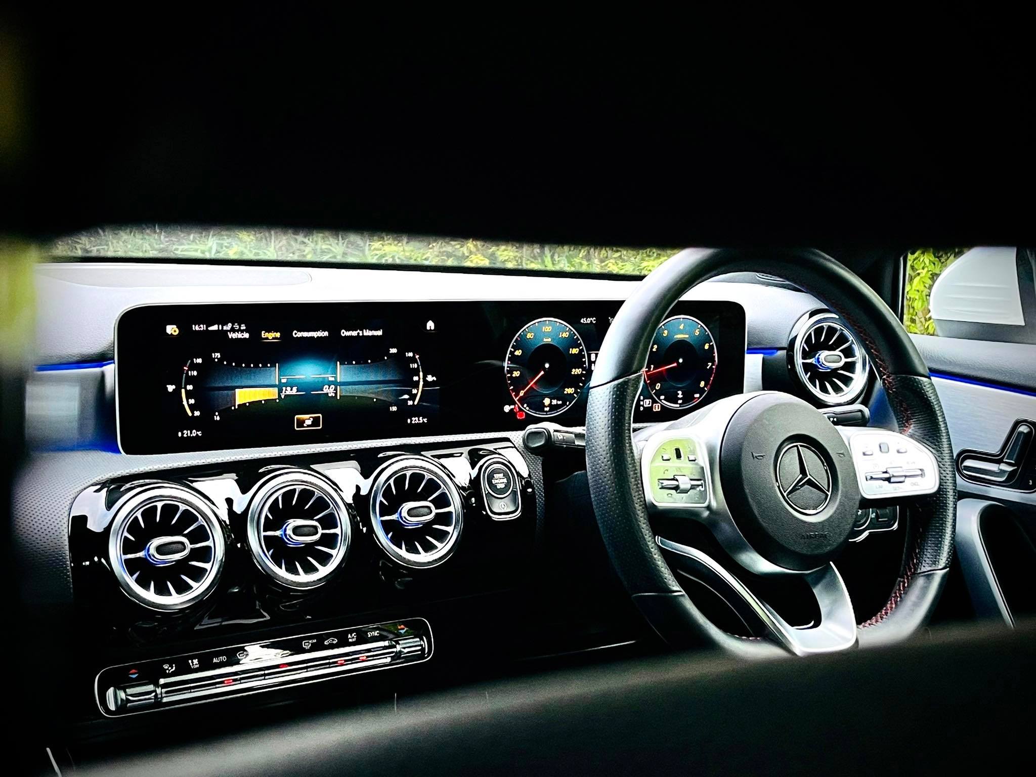 Mercedes Benz A200 AMG Dynamic คำเดียวเลยนะ โคตรสวยคะ (รูปที่ 24)