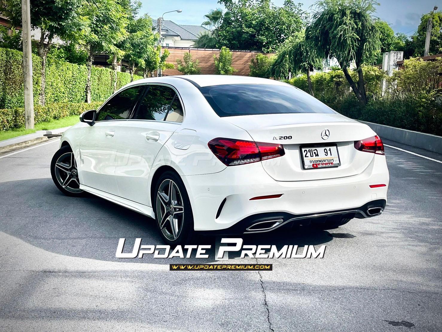 Mercedes Benz A200 AMG Dynamic คำเดียวเลยนะ โคตรสวยคะ (รูปที่ 10)