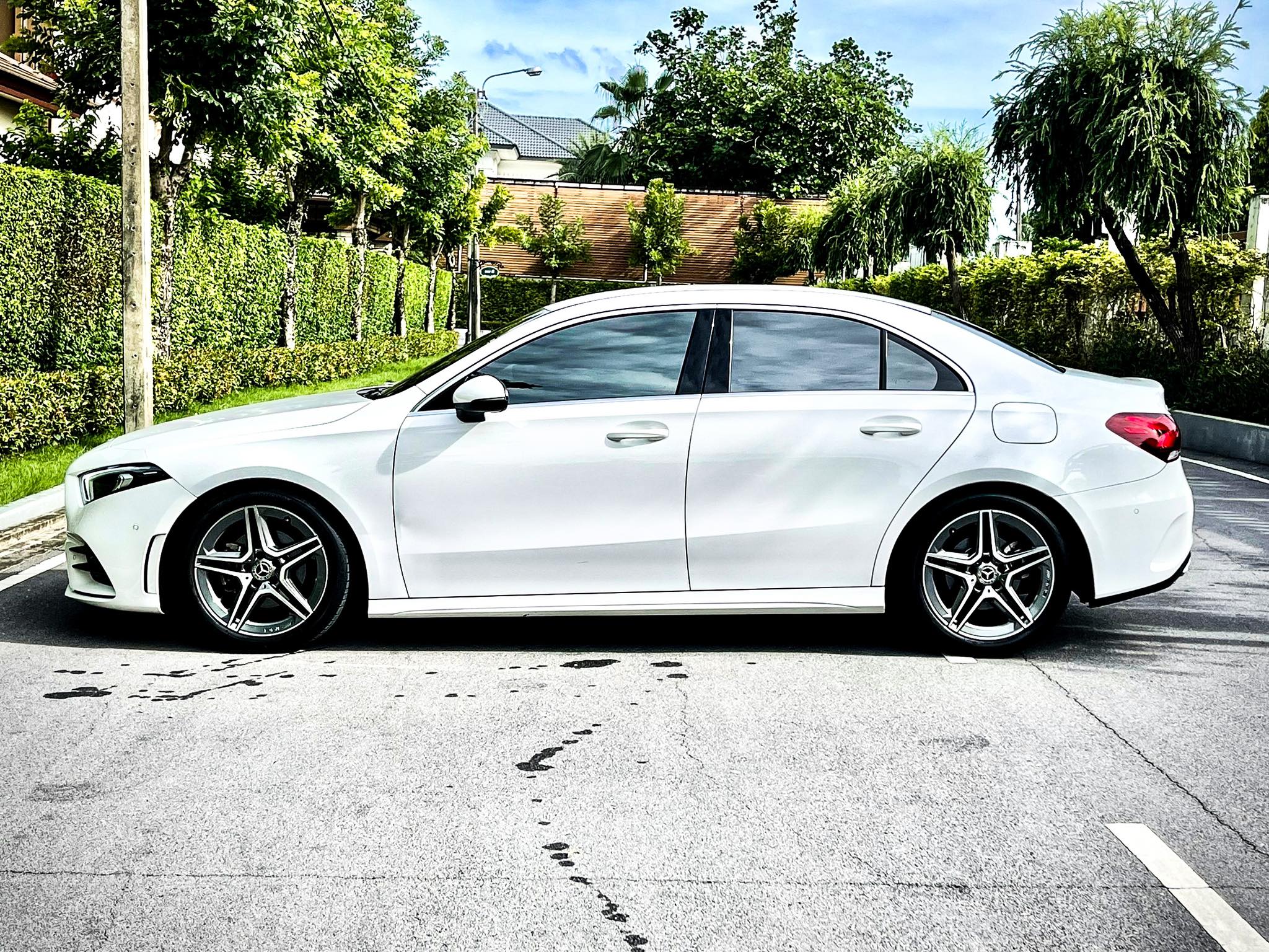 Mercedes Benz A200 AMG Dynamic คำเดียวเลยนะ โคตรสวยคะ (รูปที่ 15)