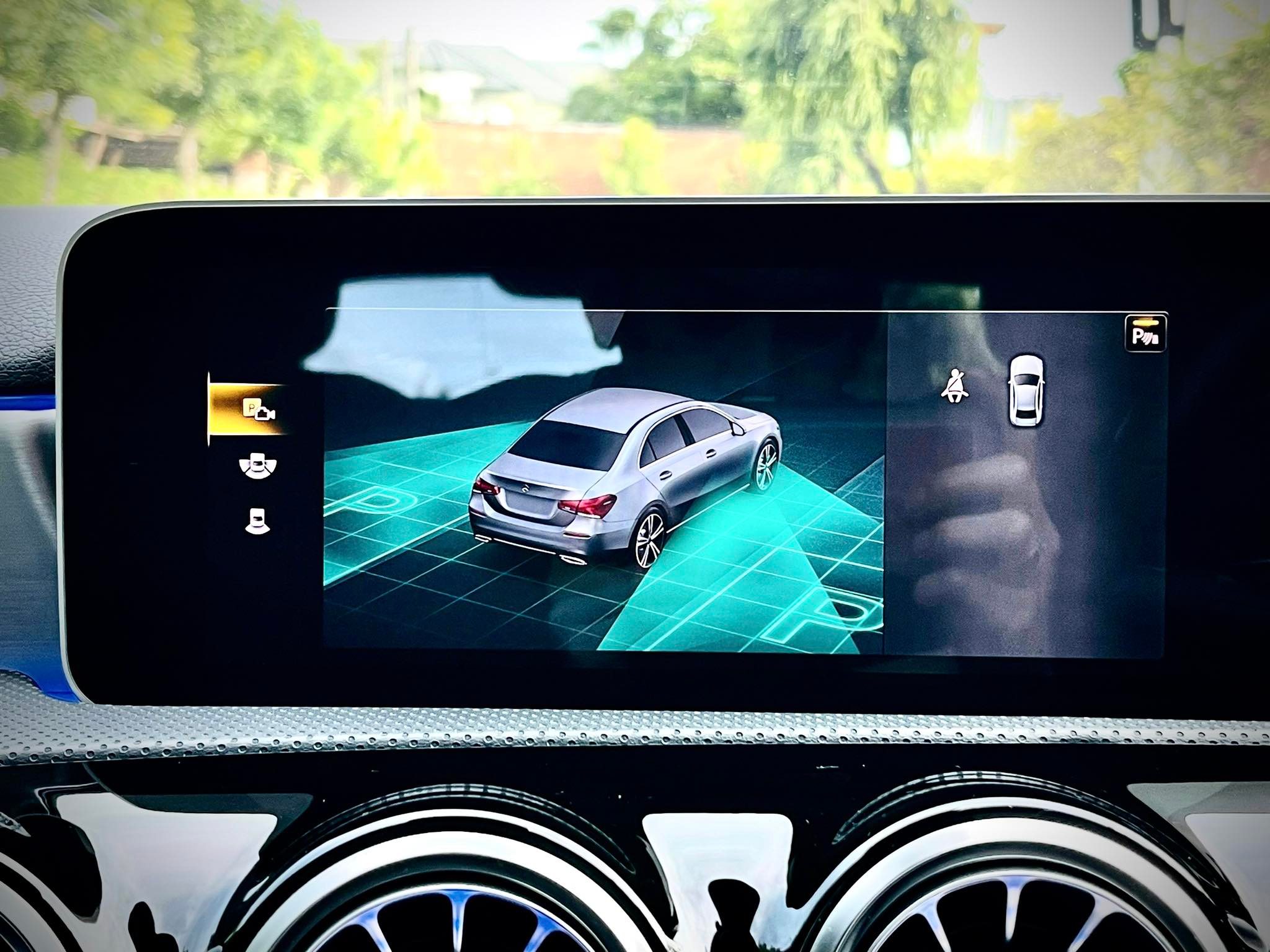 Mercedes Benz A200 AMG Dynamic คำเดียวเลยนะ โคตรสวยคะ (รูปที่ 22)