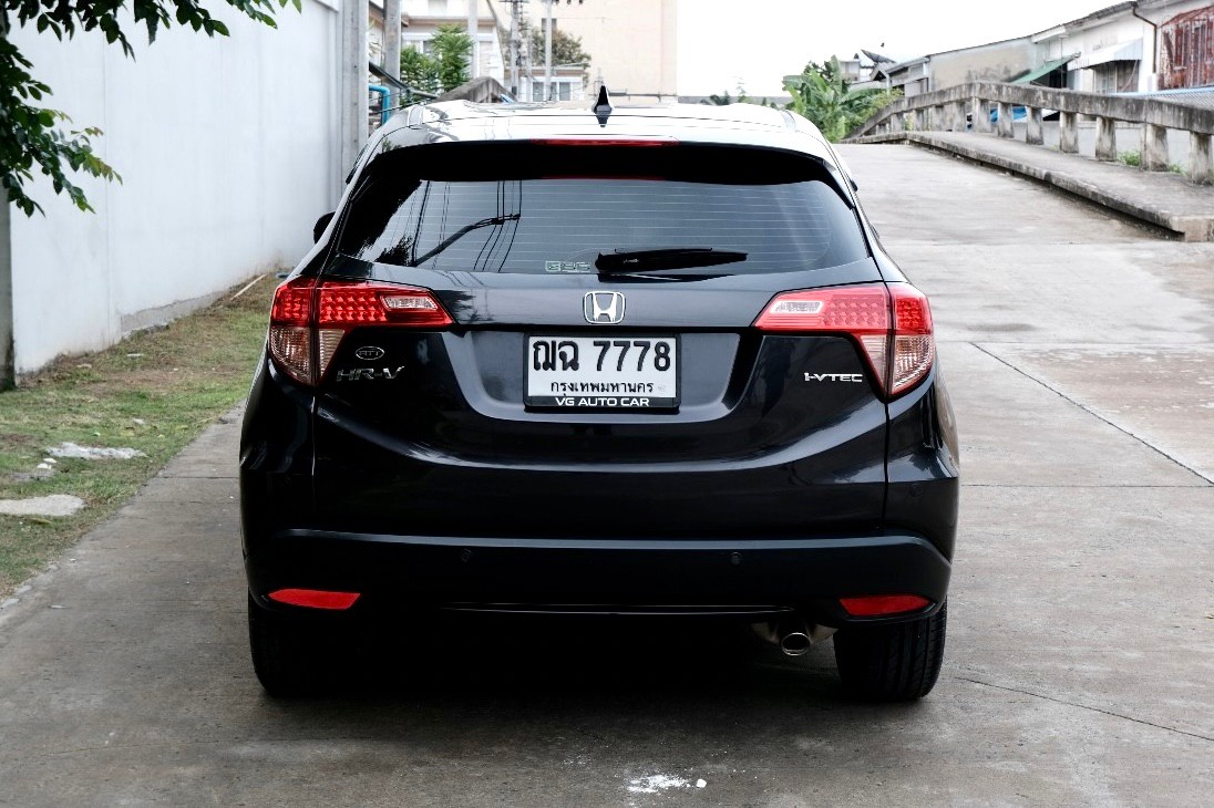 Honda HR-V 1.8E ปี2015 สีเทา ออโต้ เบนซิน ไมล์ 120,000 กม.