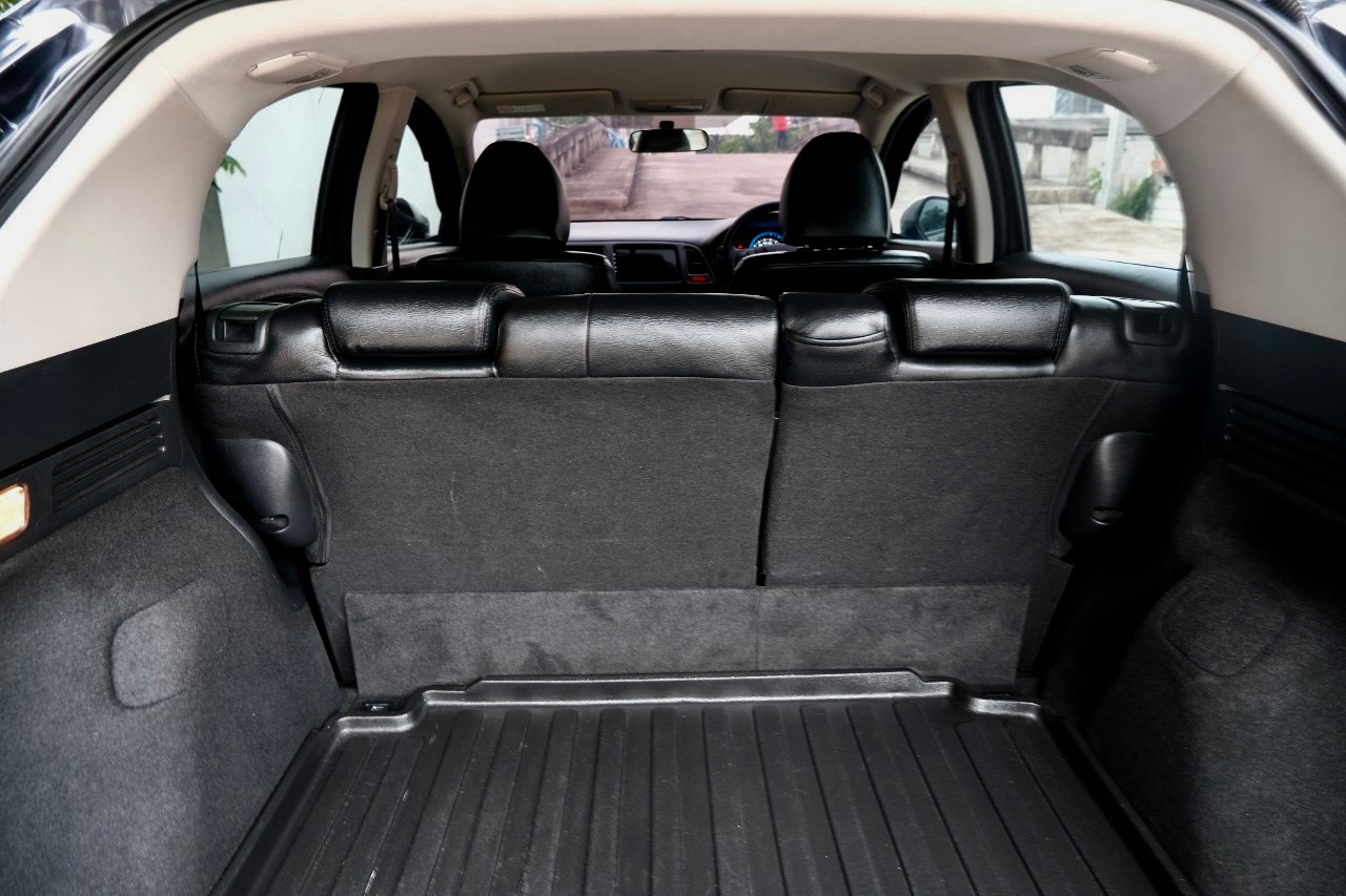 Honda HR-V 1.8E ปี2015 สีเทา ออโต้ เบนซิน ไมล์ 120,000 กม. (รูปที่ 14)