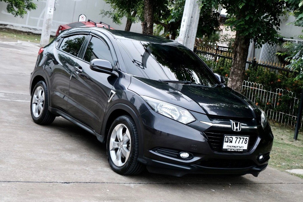 Honda HR-V 1.8E ปี2015 สีเทา ออโต้ เบนซิน ไมล์ 120,000 กม.