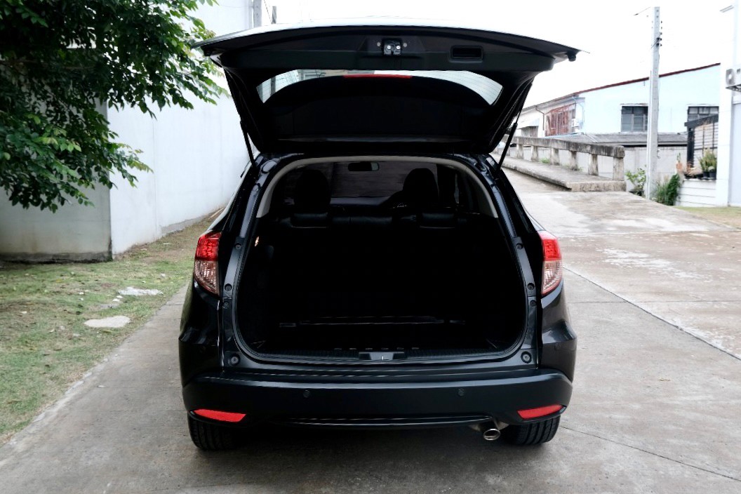 Honda HR-V 1.8E ปี2015 สีเทา ออโต้ เบนซิน ไมล์ 120,000 กม. (รูปที่ 10)