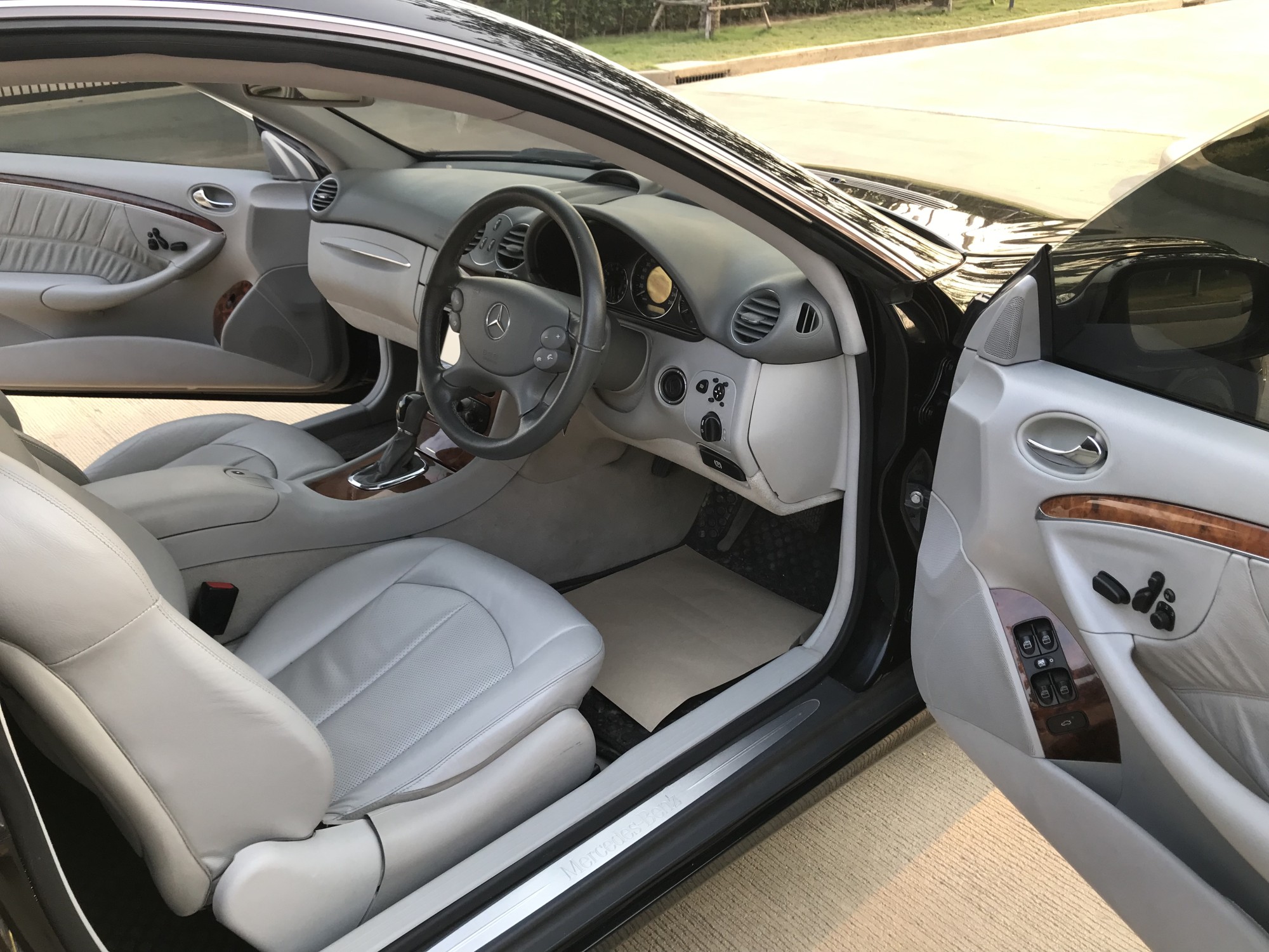 2005 Mercedes-Benz CLK-Class W209 CLK200 สีดำ (รูปที่ 12)