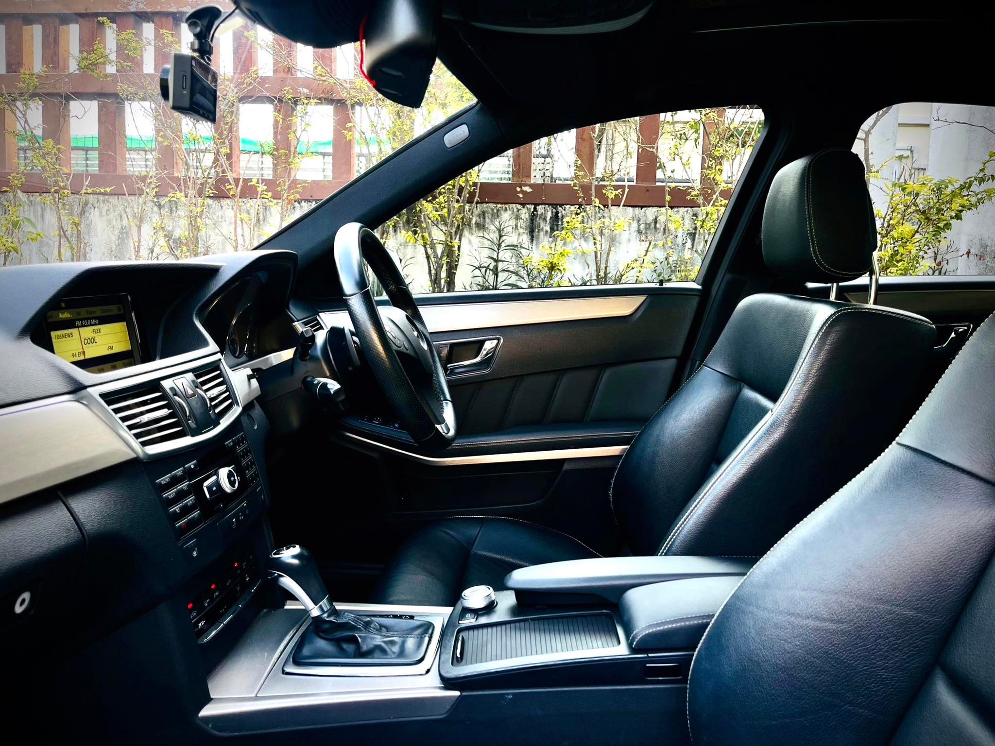Mercedes Benz E200 AMG 7เกียร์ คันนี้อย่ากระพริบตาจริงๆคะ (รูปที่ 21)
