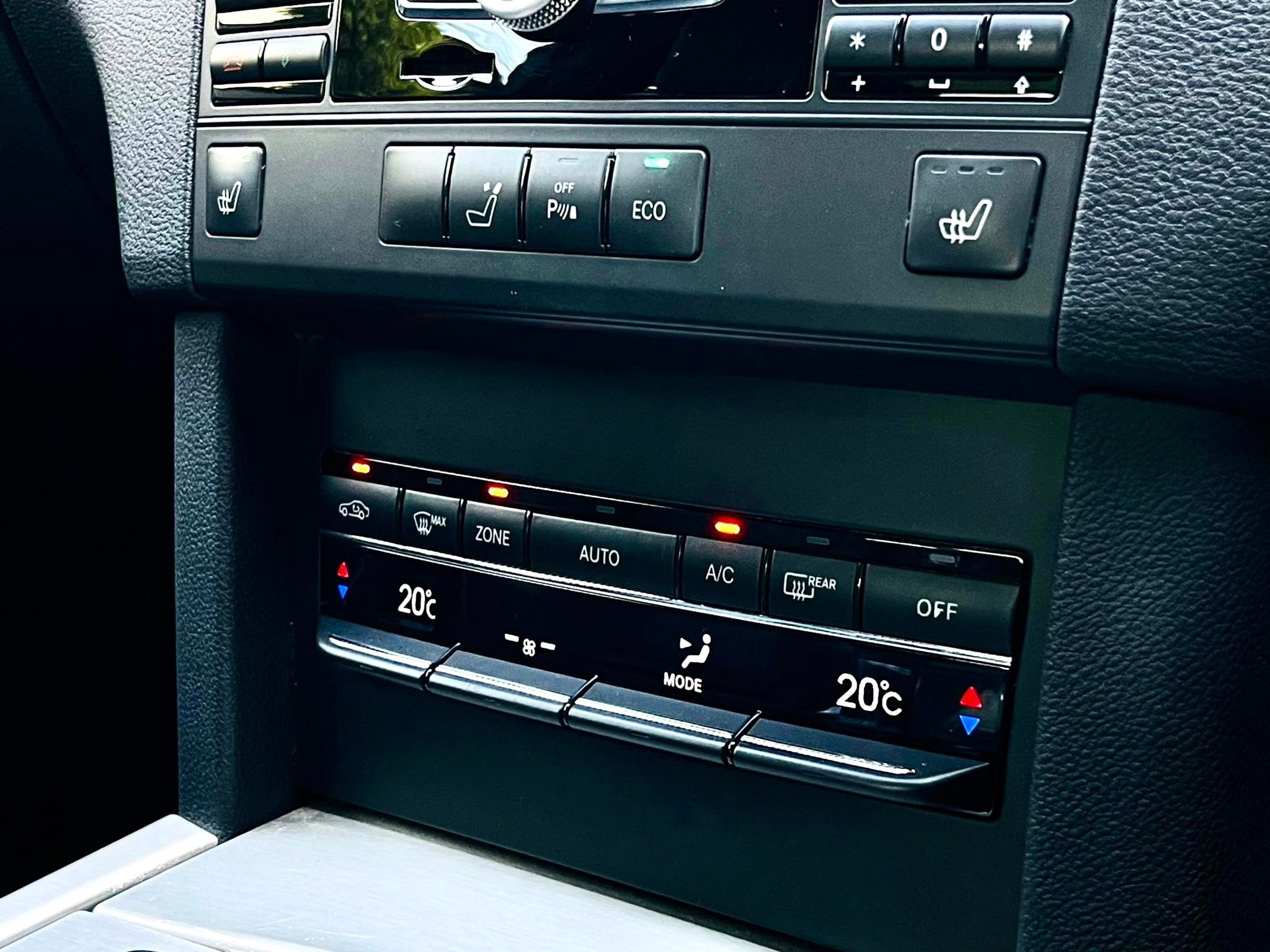 Mercedes Benz E200 AMG 7เกียร์ คันนี้อย่ากระพริบตาจริงๆคะ (รูปที่ 24)