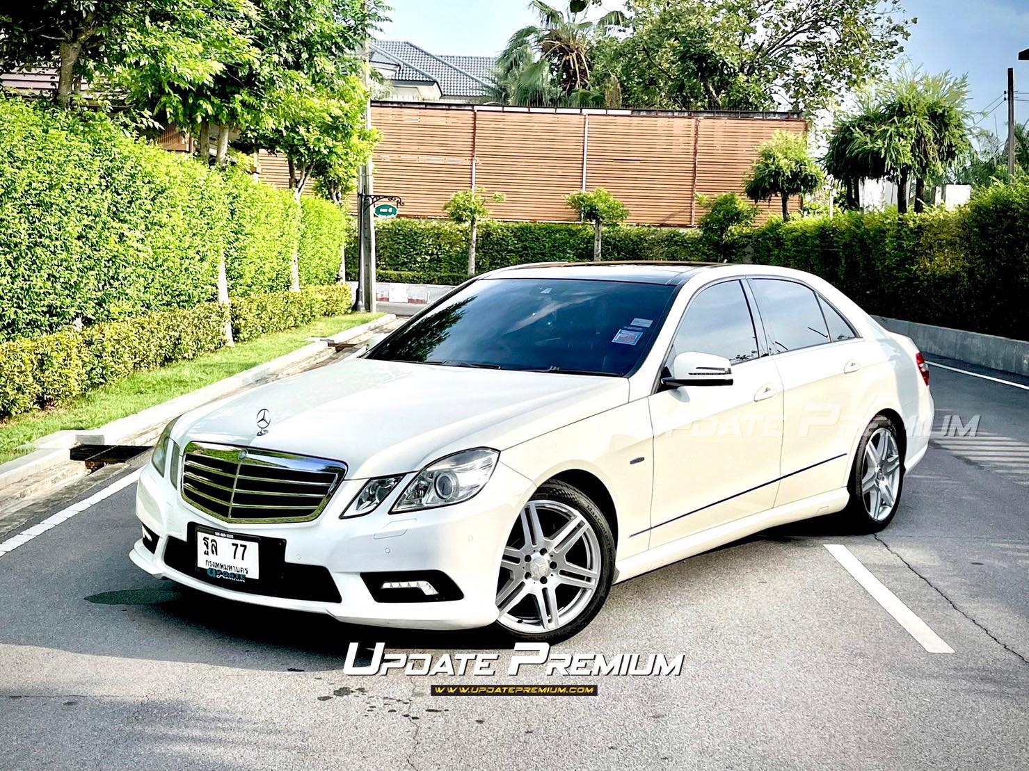 Mercedes Benz E200 AMG 7เกียร์ คันนี้อย่ากระพริบตาจริงๆคะ
