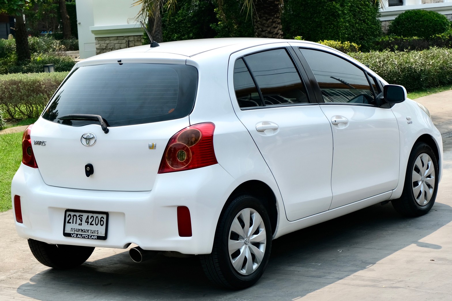 Toyota Yaris 1.5 J ปี: 2013 สี: ขาว เครื่อง: เบนซิน เกียร์: ออโต้ ไมล์: 14x,xxx กม (รูปที่ 5)