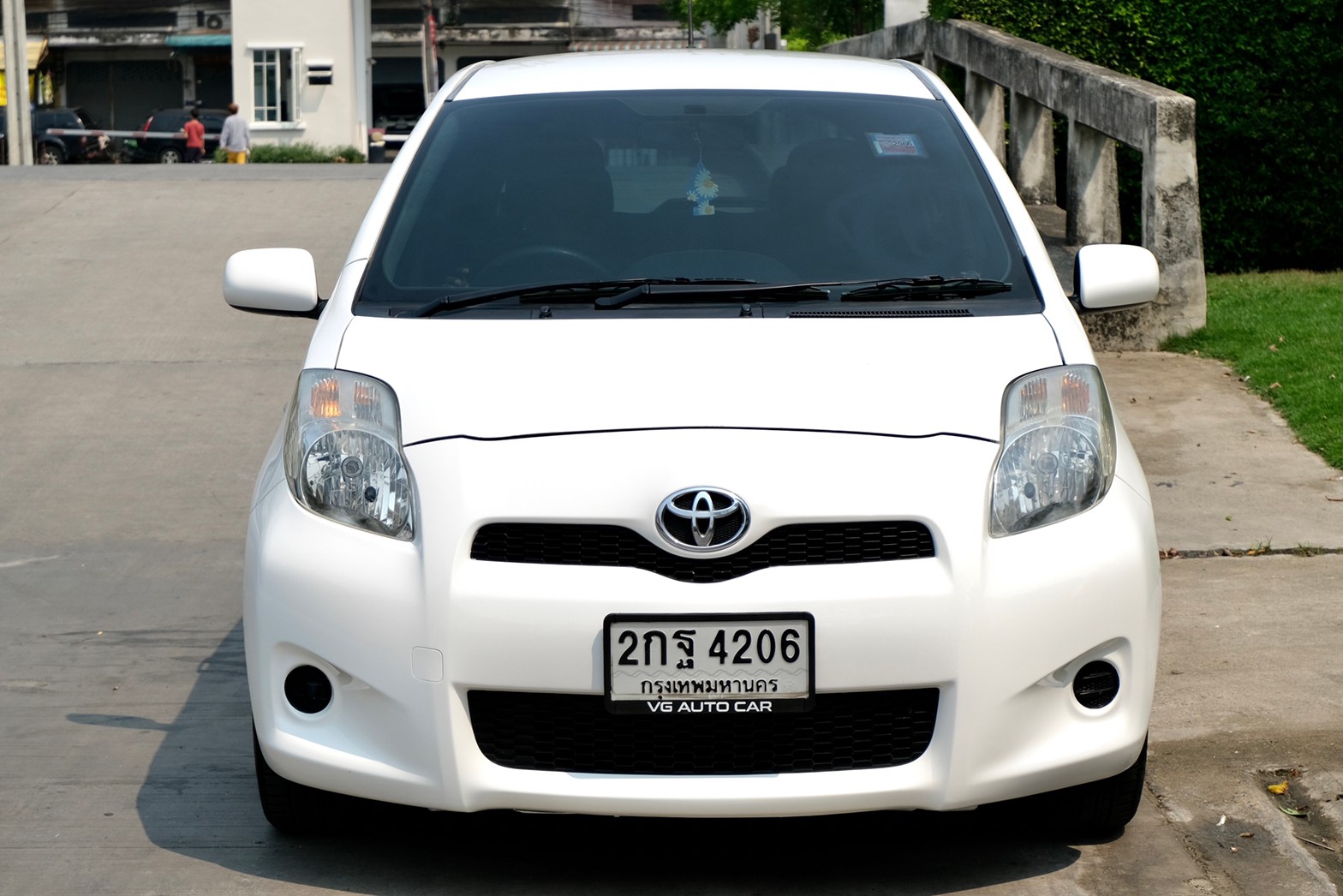 Toyota Yaris 1.5 J ปี: 2013 สี: ขาว เครื่อง: เบนซิน เกียร์: ออโต้ ไมล์: 14x,xxx กม