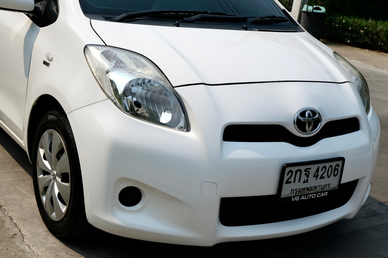 Toyota Yaris 1.5 J ปี: 2013 สี: ขาว เครื่อง: เบนซิน เกียร์: ออโต้ ไมล์: 14x,xxx กม