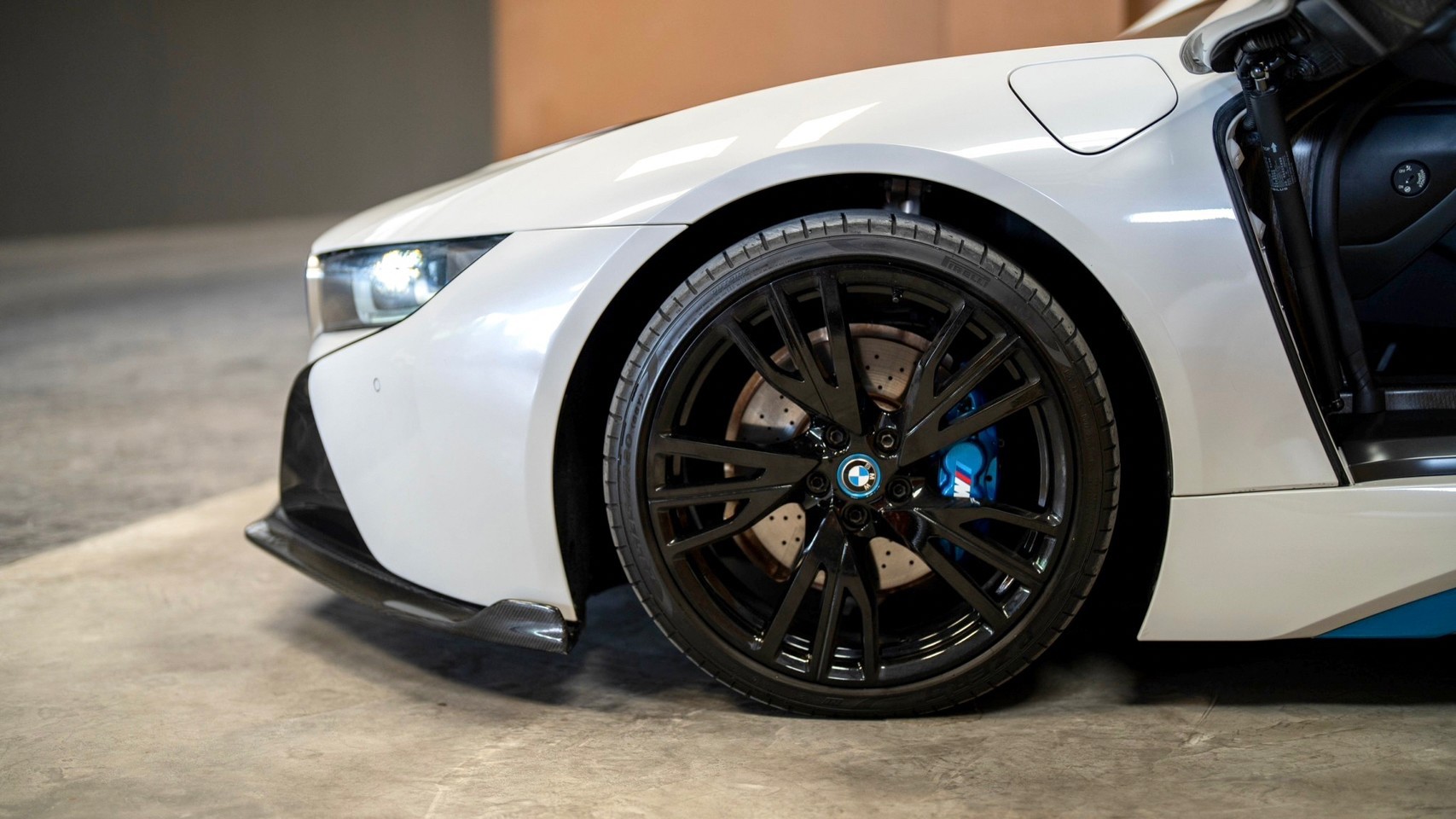 2015 BMW i8 สีขาว