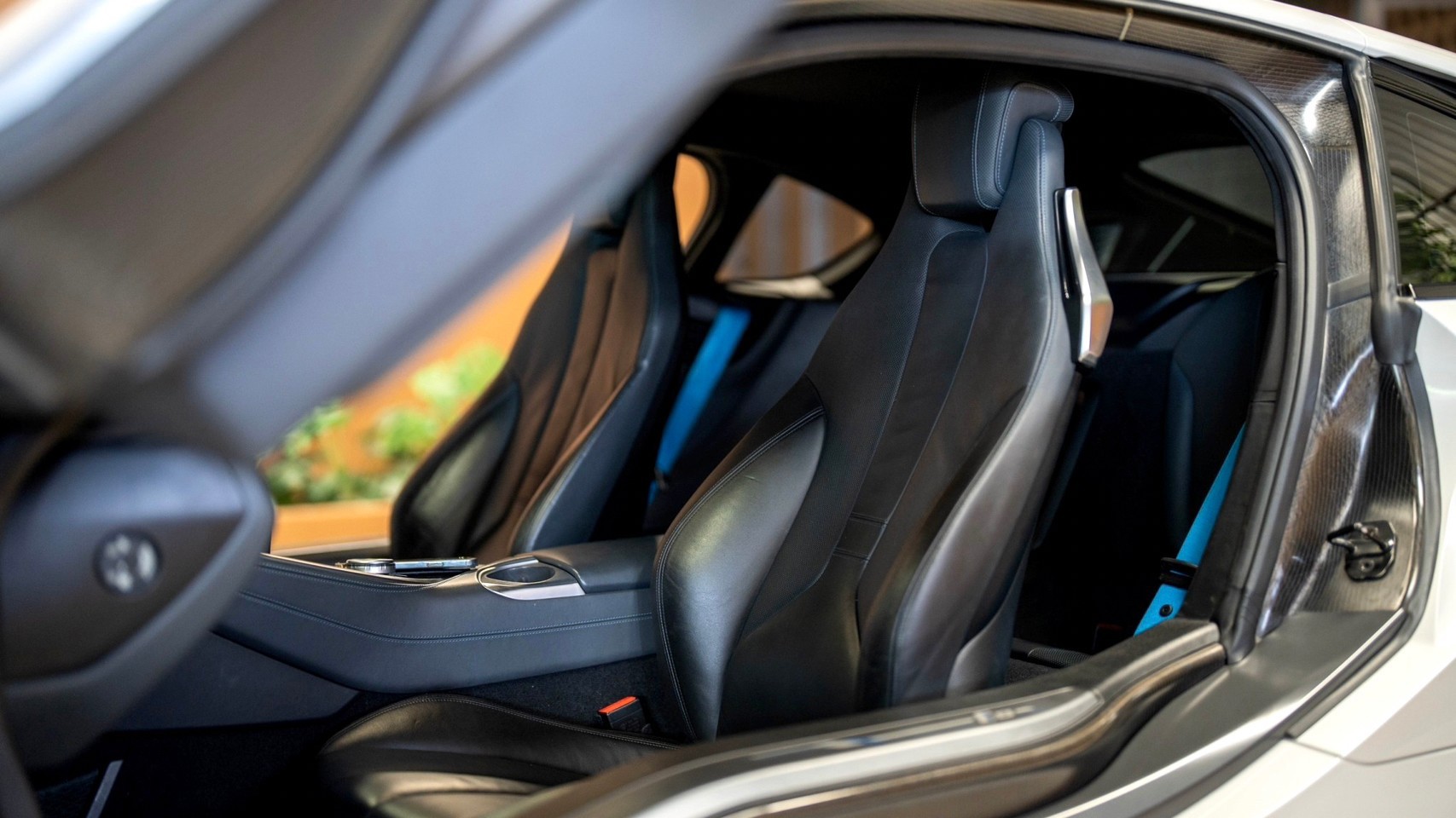 2015 BMW i8 สีขาว (รูปที่ 7)