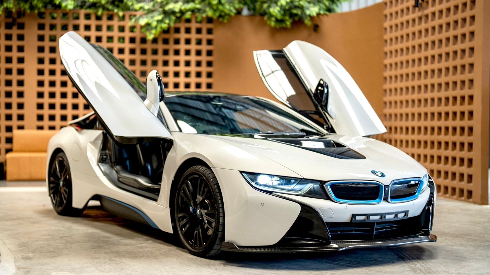 2015 BMW i8 สีขาว (รูปที่ 15)