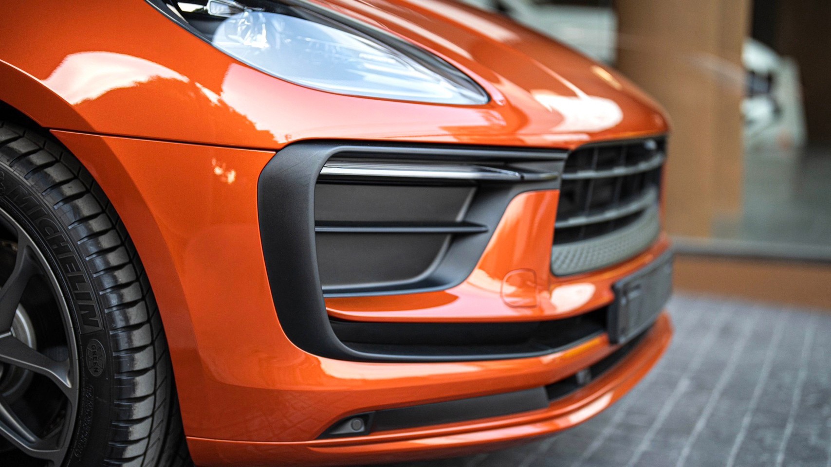 2022 Porsche Macan สีส้ม (รูปที่ 16)