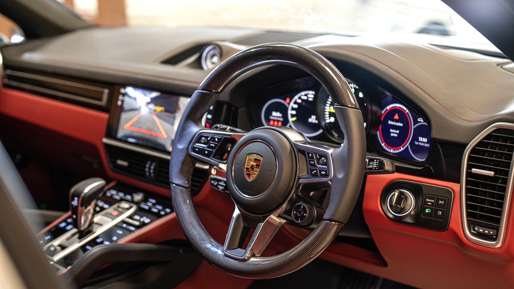 2023 Porsche Cayenne Coupe สีขาว (รูปที่ 11)