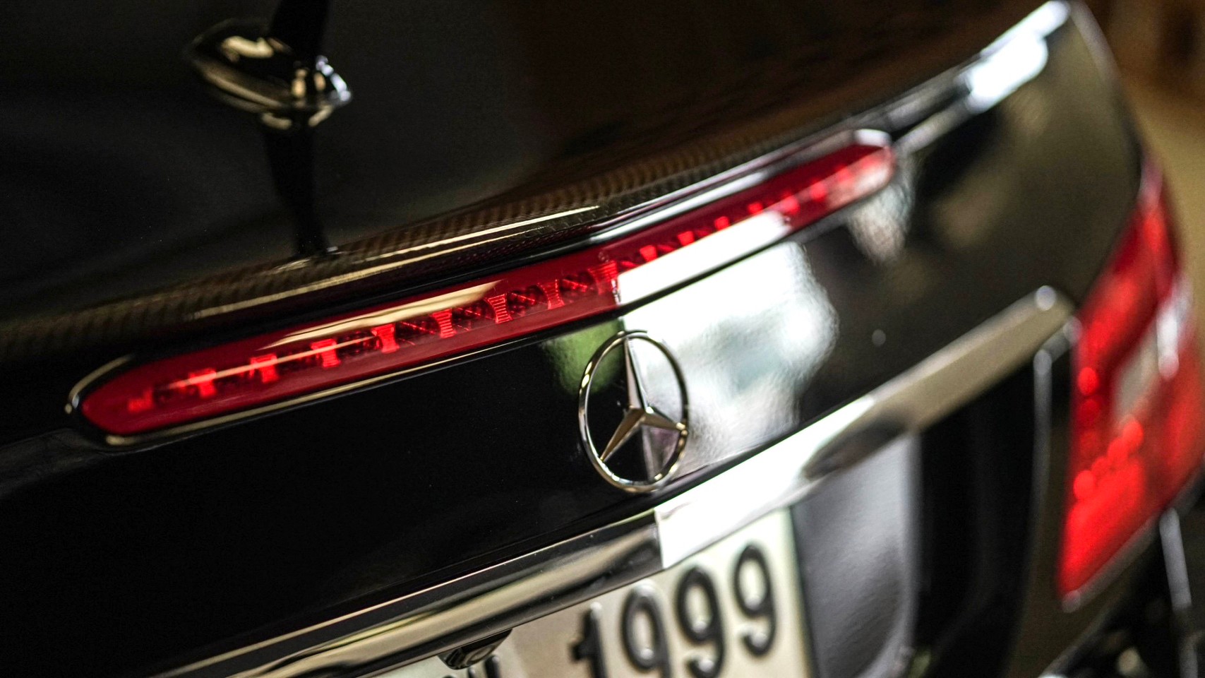 2011 Mercedes-Benz E-Class A207 E200 สีดำ (รูปที่ 5)