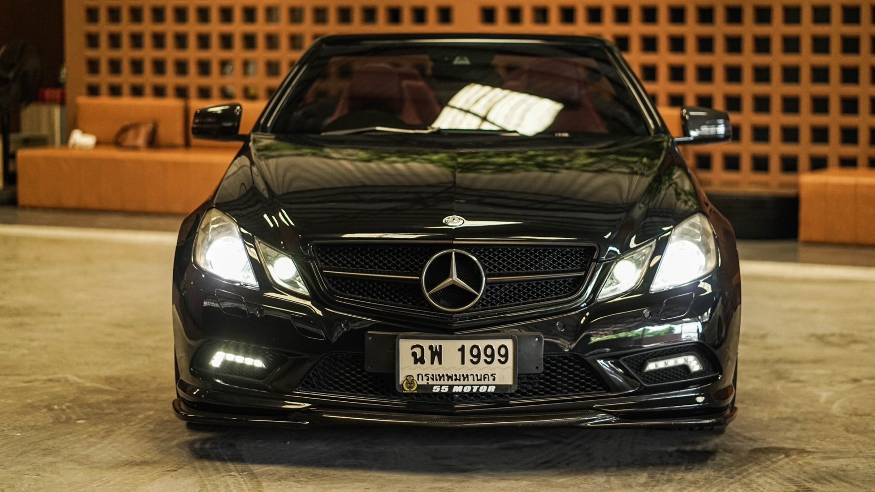 2011 Mercedes-Benz E-Class A207 E200 สีดำ (รูปที่ 10)