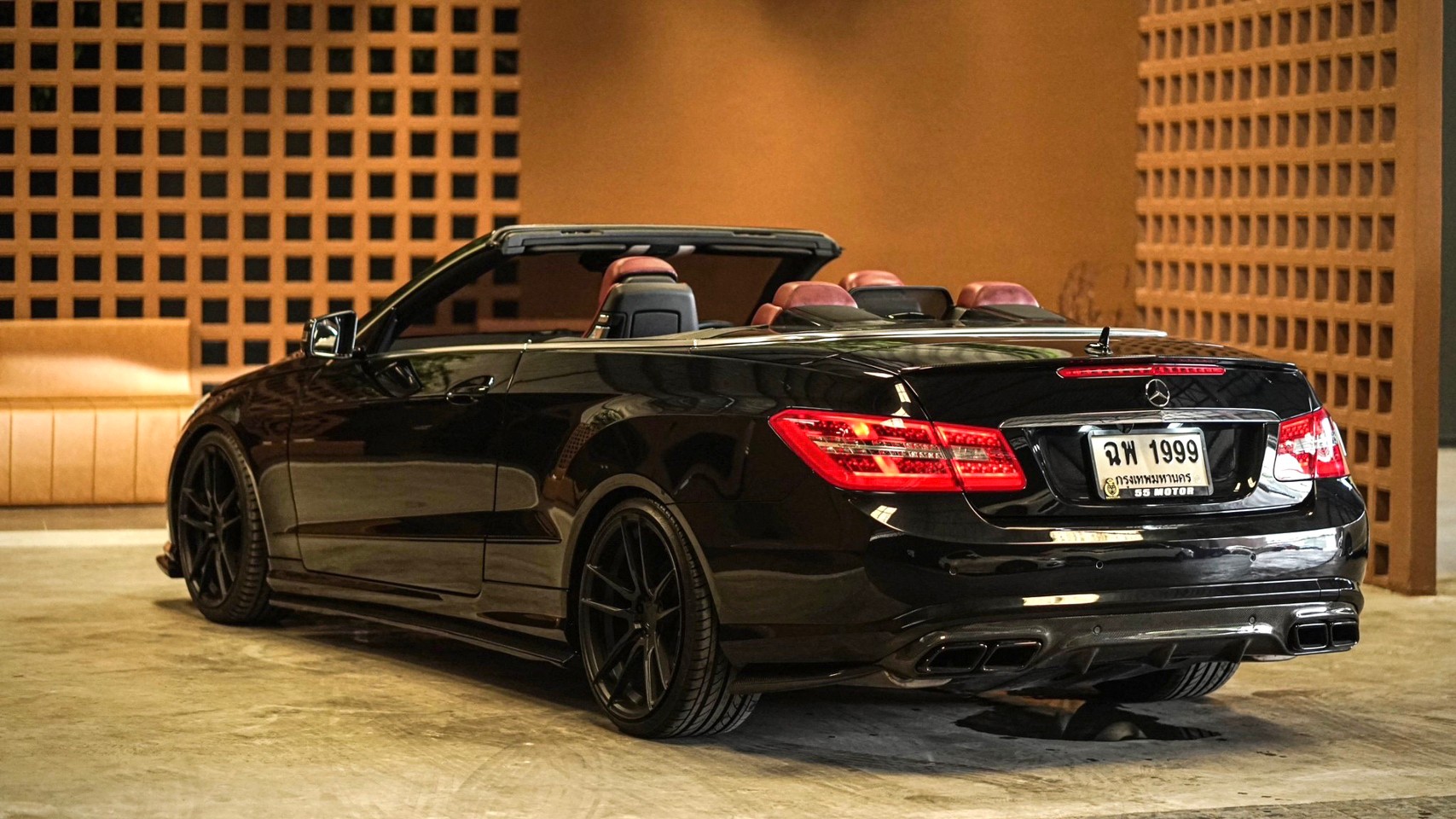 2011 Mercedes-Benz E-Class A207 E200 สีดำ (รูปที่ 6)