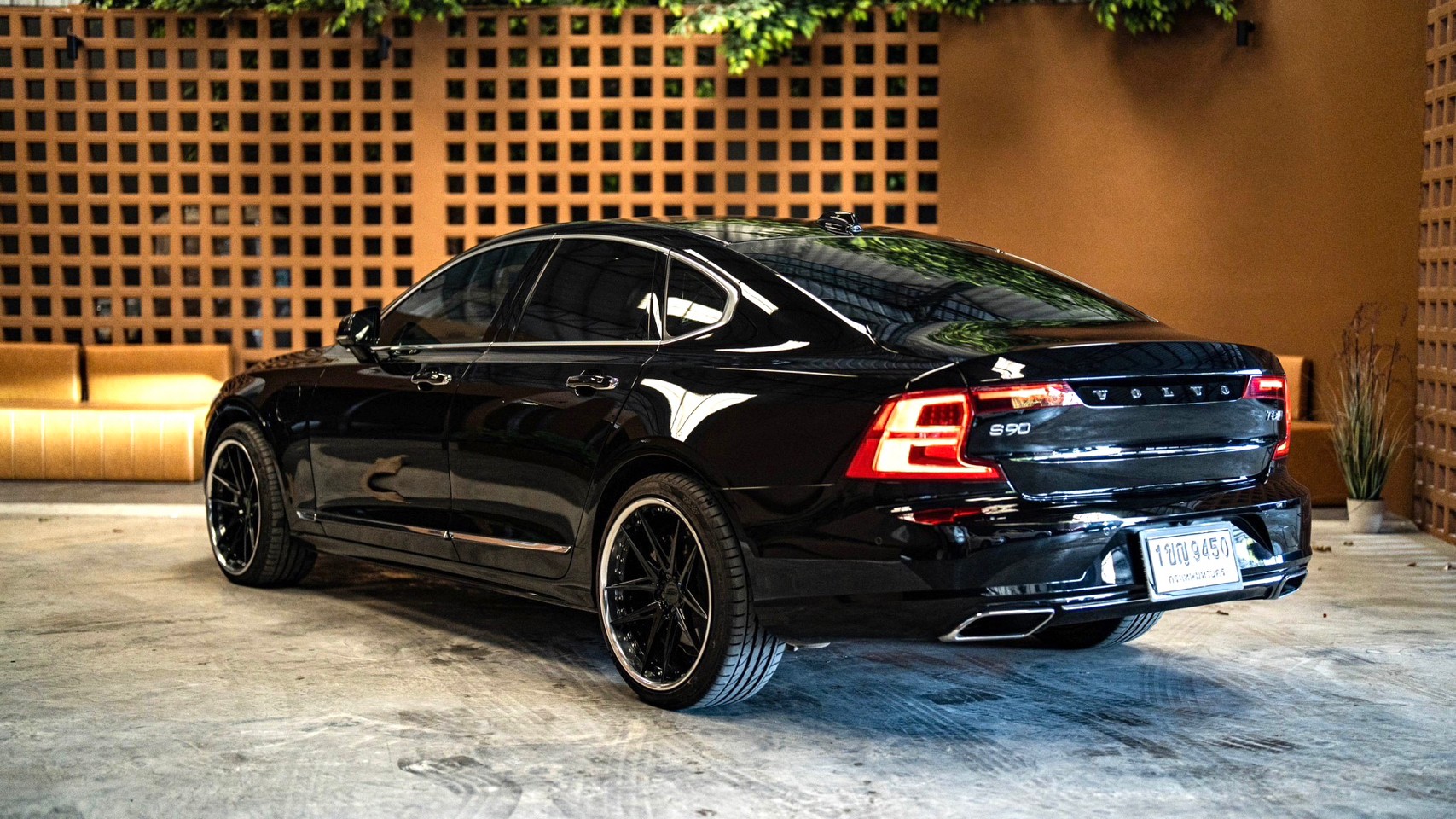 2020 Volvo S90 สีดำ (รูปที่ 16)