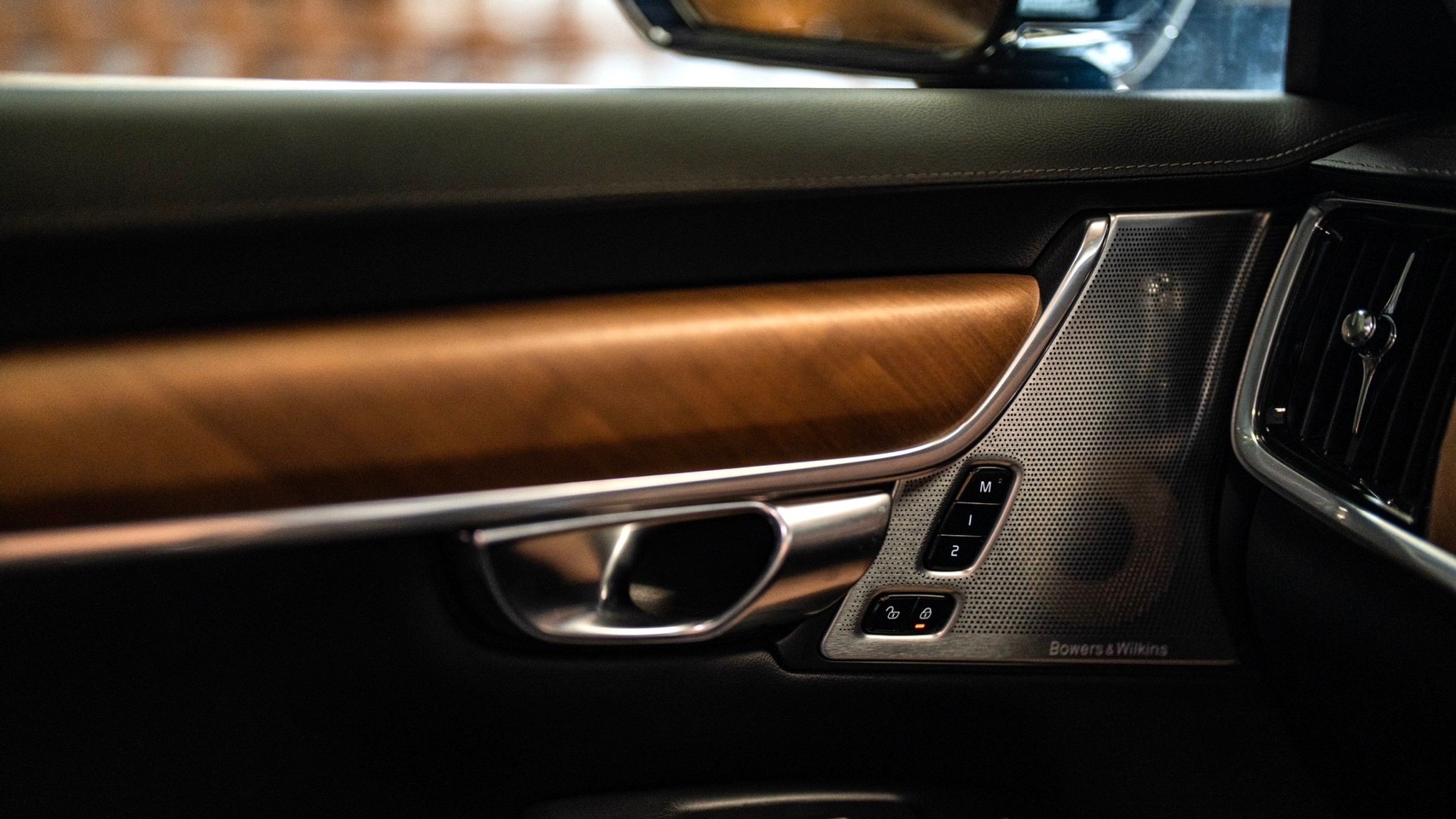 2020 Volvo S90 สีดำ (รูปที่ 3)