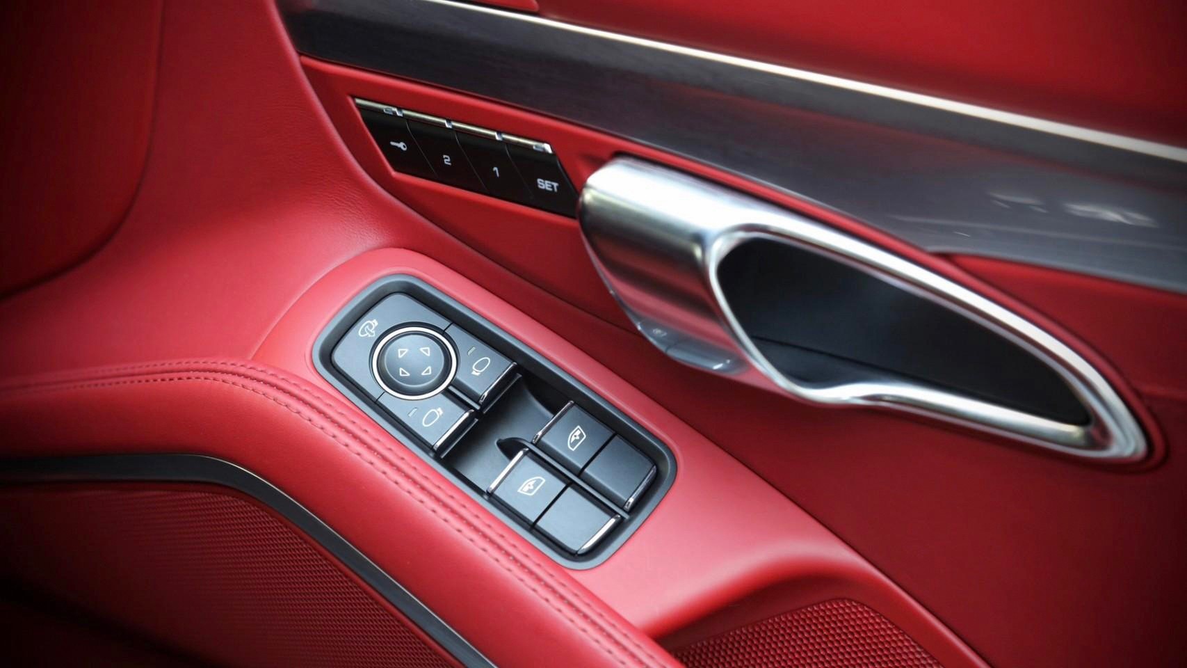2016 Porsche Cayman 981 สีขาว (รูปที่ 3)